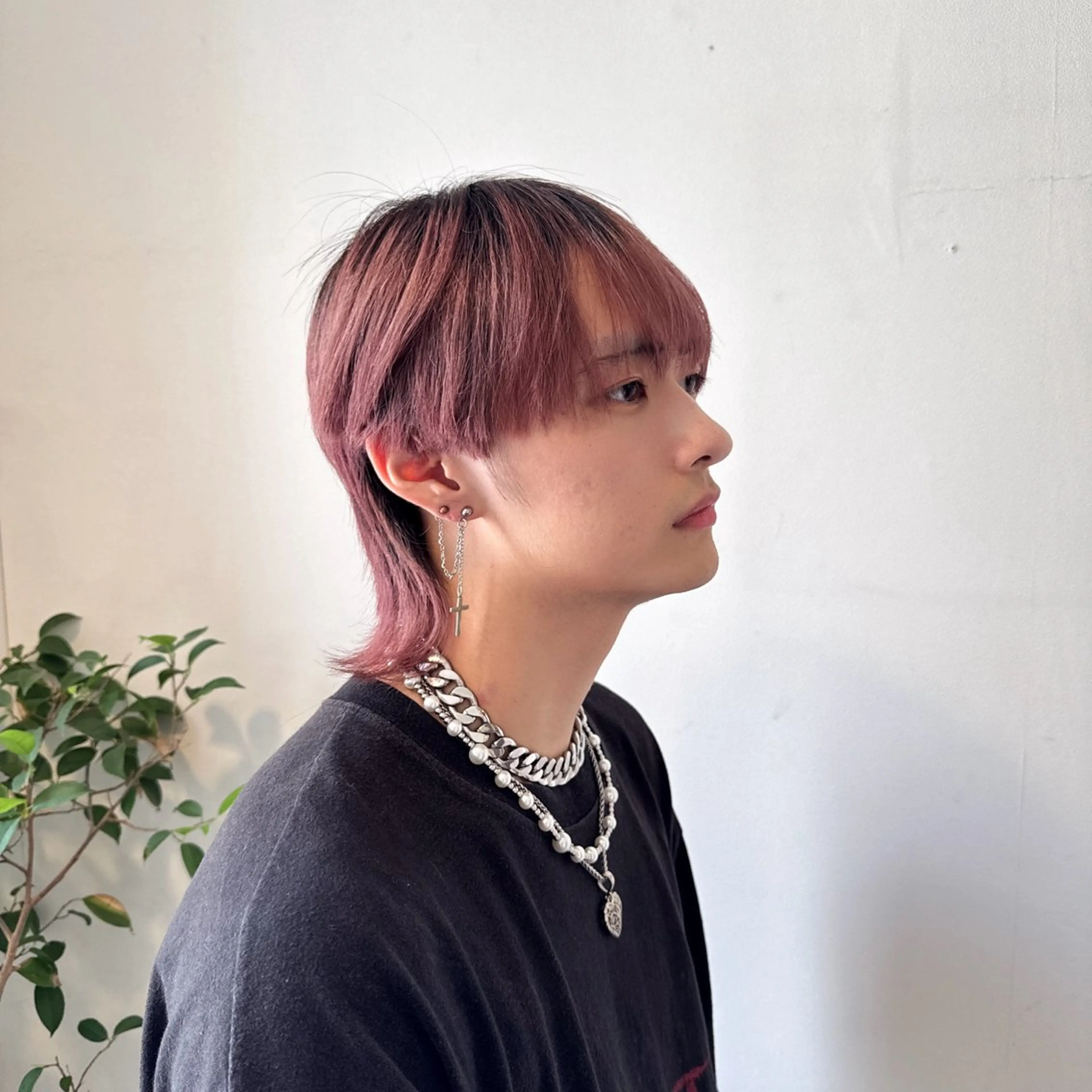 メンズ カット ラウンドマッシュシャ ドウニュアンスパーマのヘアスタイル