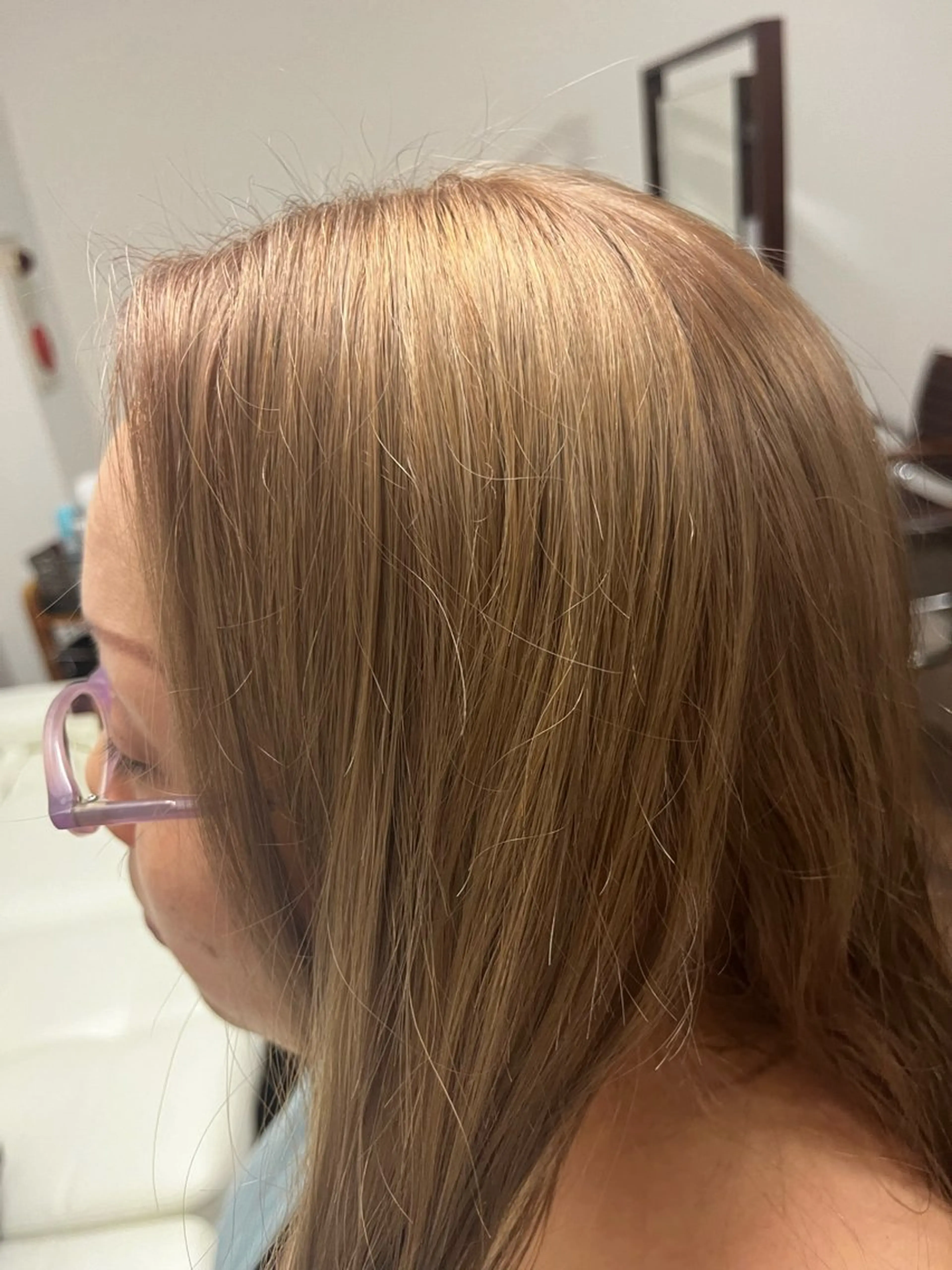 セミロング カラー ベージュカラー ブリーチ ミルクティーベージュ カット ヘアカラー Q.HairLab所属・Q. Hair　谷村 俊祐のヘアスタイル