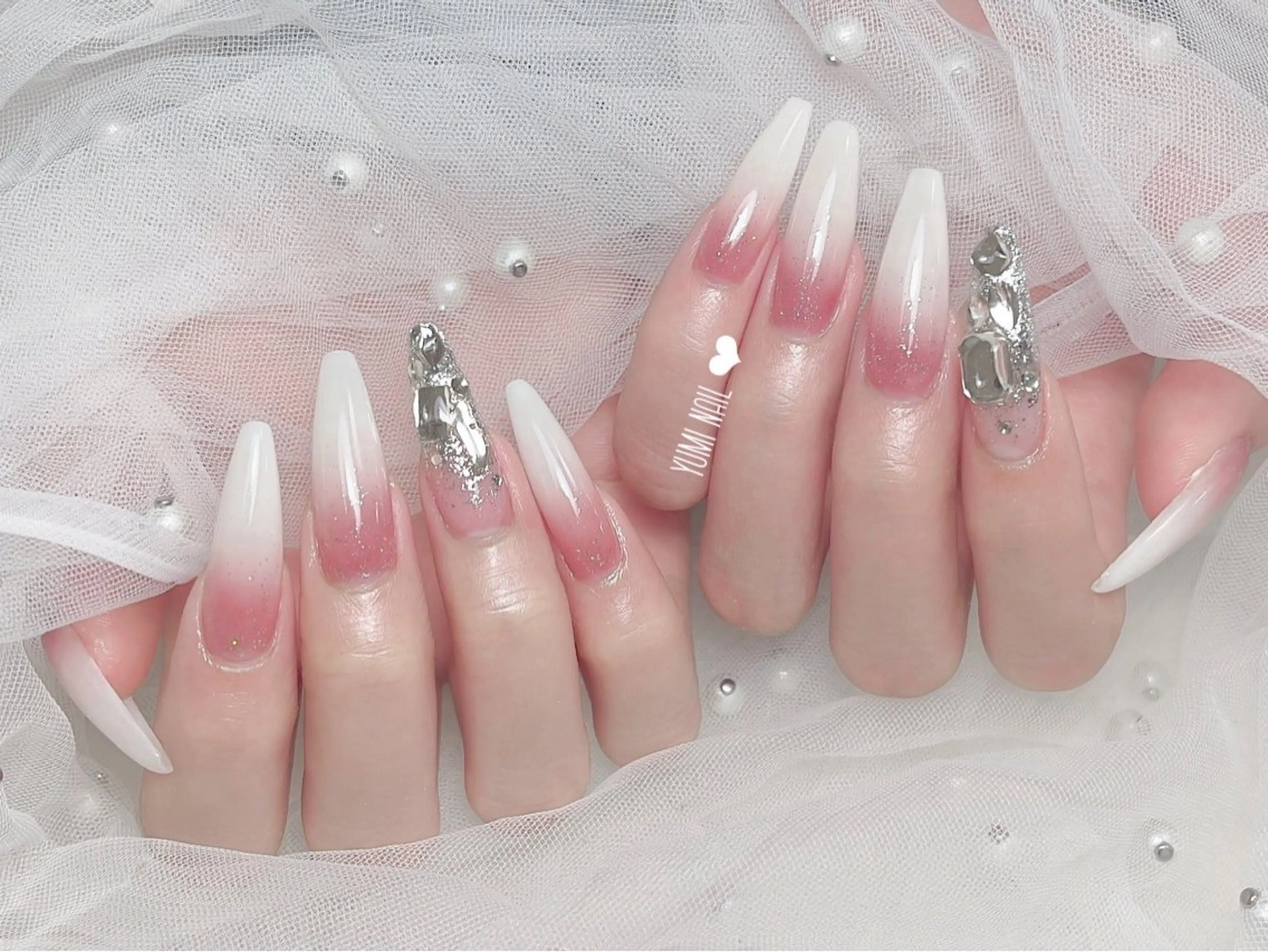 ネイル ハンドネイル ユリ🎀 デザイン長さ出し専門のネイルデザイン