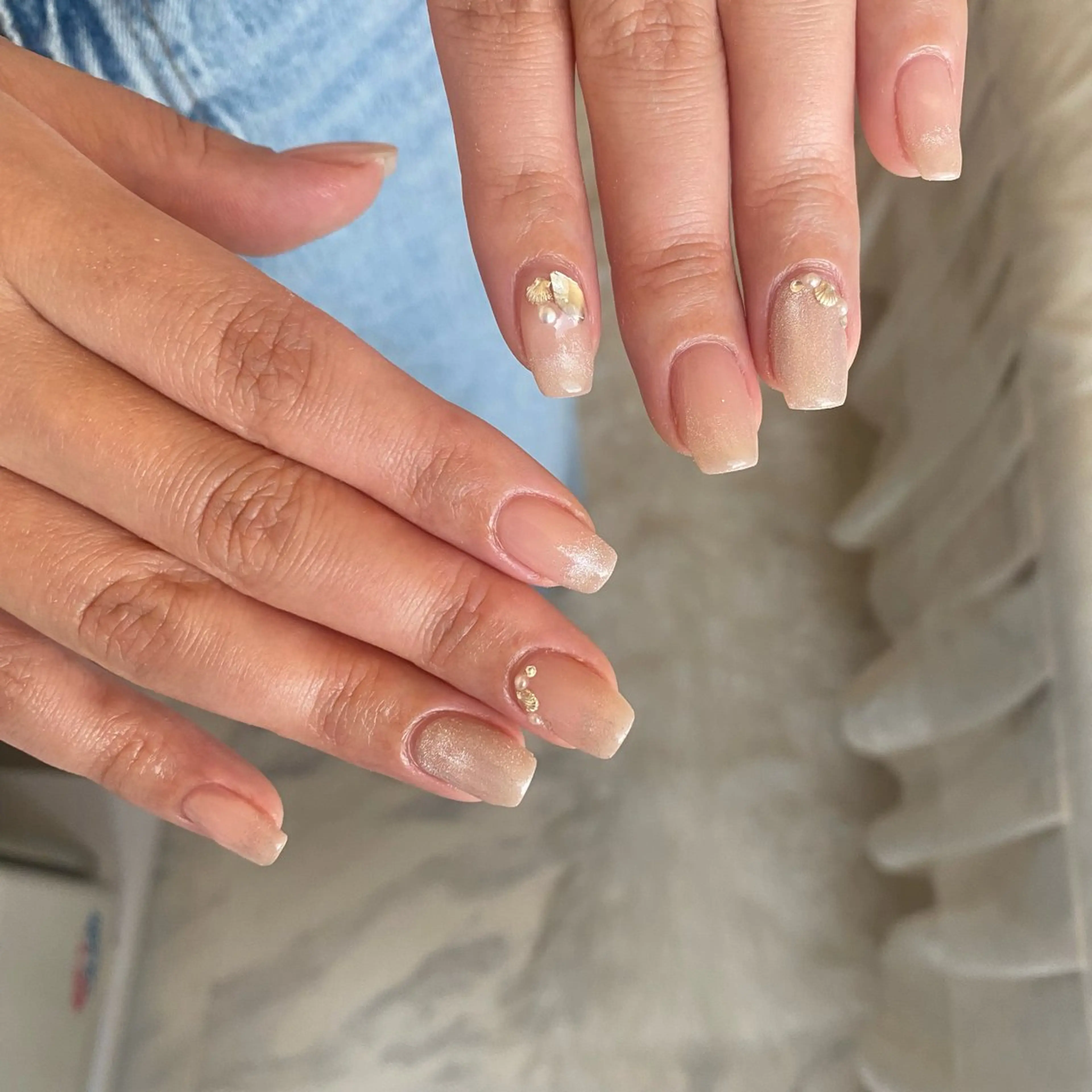 ネイル グラデーション マグネットネイル オフィスネイル シンプルネイル 夏ネイル ハンドネイル Private salon Dux所属・肌管理&nail Salon  Duxの眉毛・アイブロウイメージ