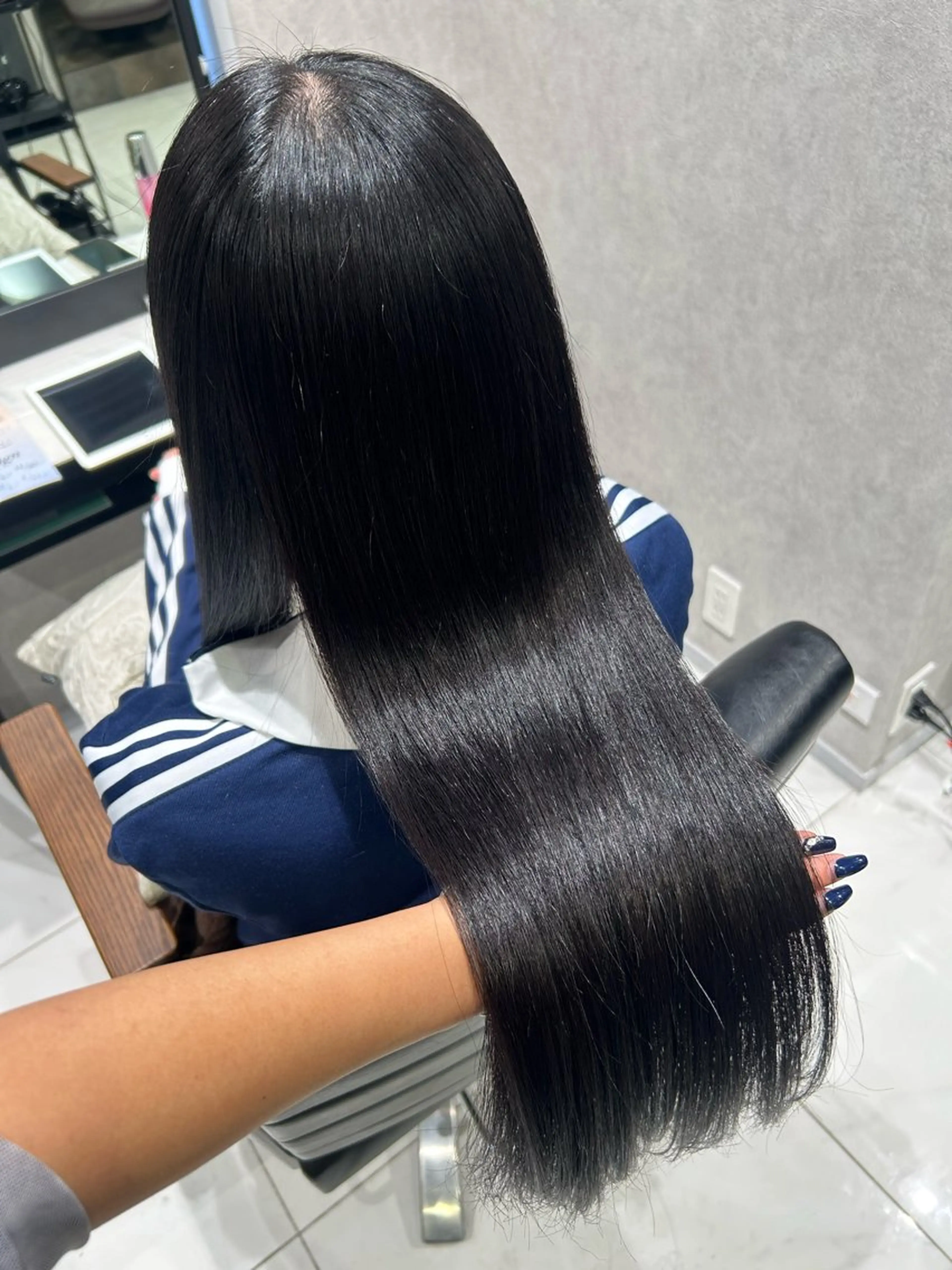 カラー 黒髪 ブルーカラー ブルーブラック ヘアカラー トリートメント 透明感カラー🩵 束感まつげ🪼海月のヘアスタイル