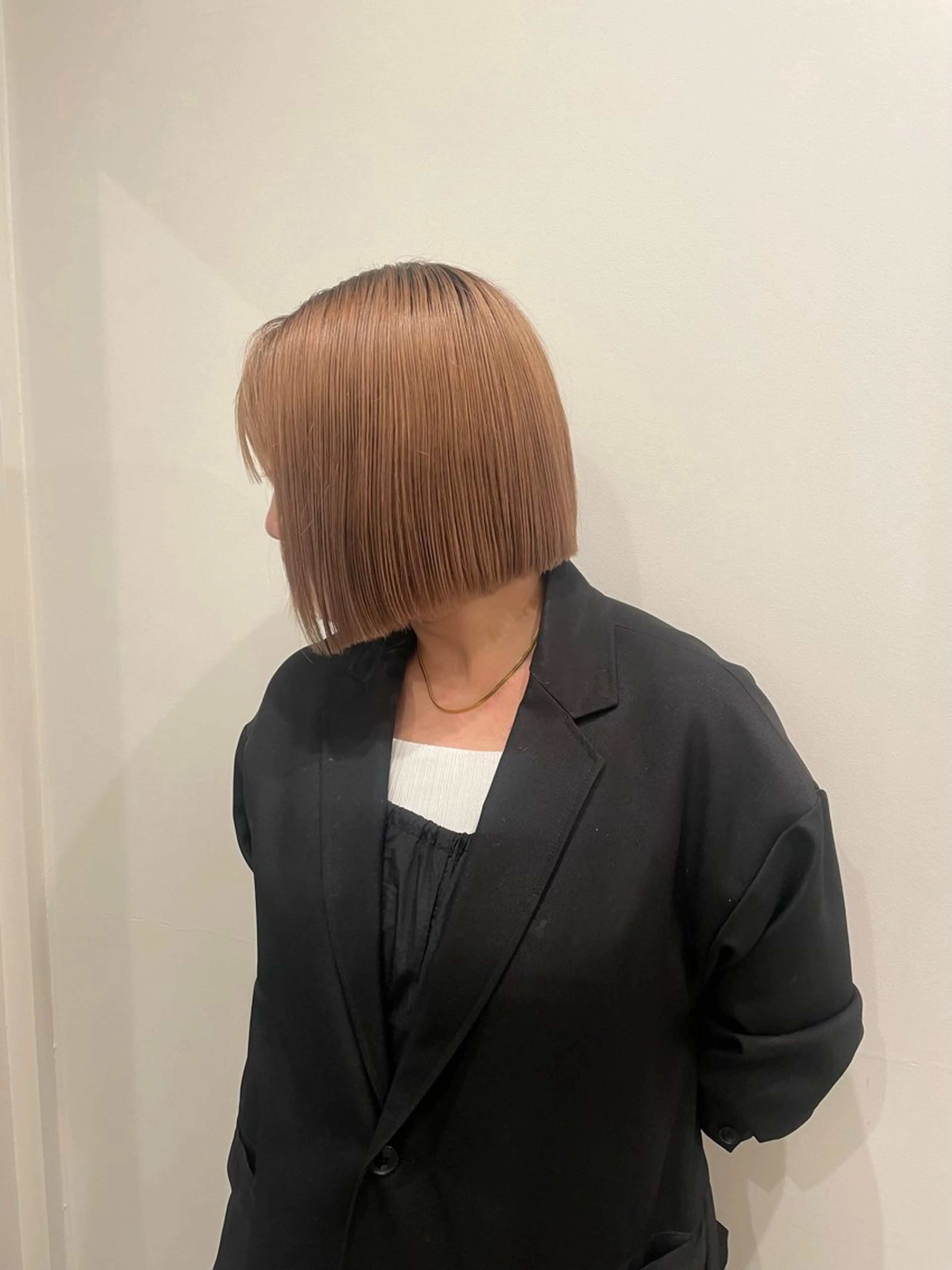 ミディアム カラー ハイトーンカラー ボブ ヘアカラー 渋谷 留菜のヘアスタイル
