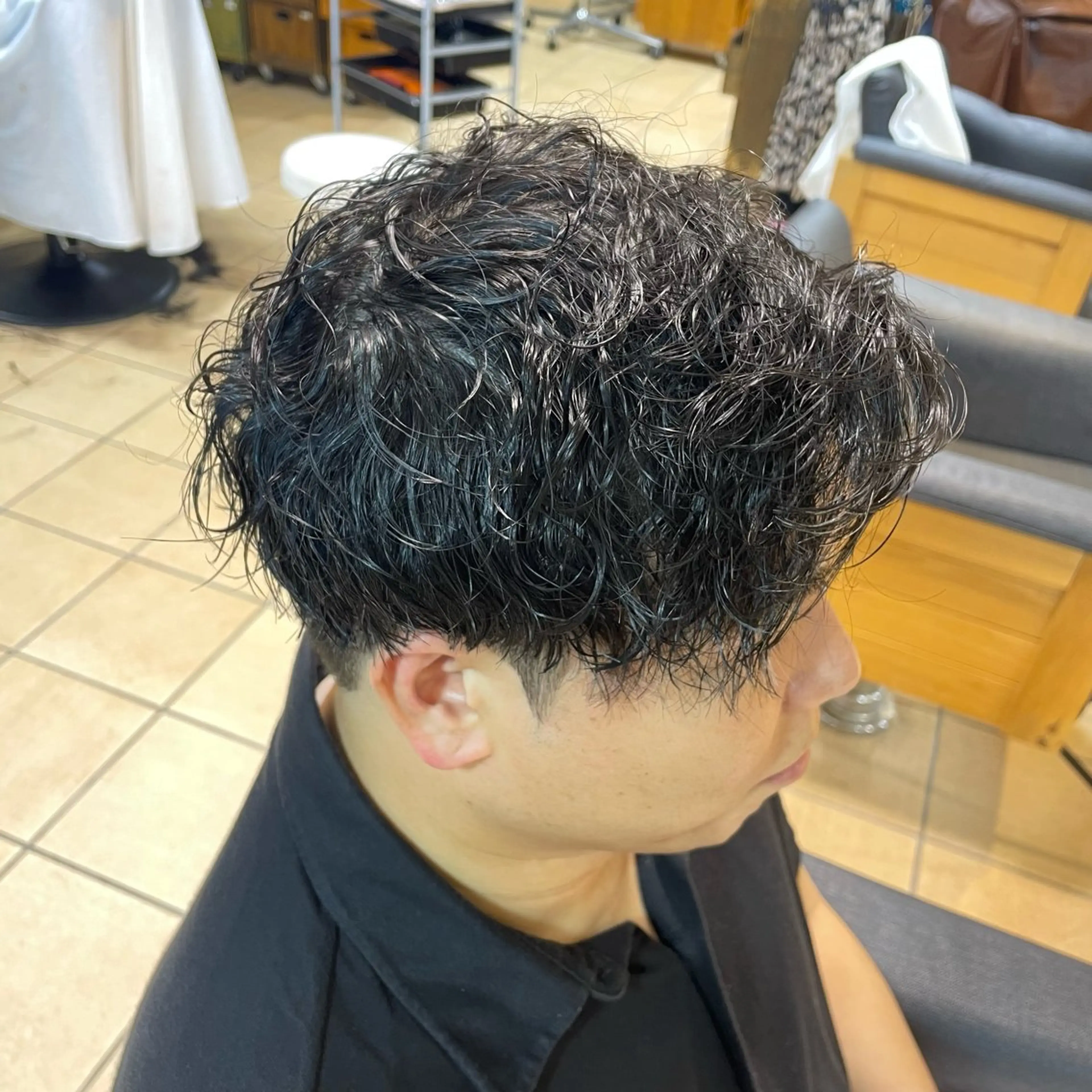 ショート パーマ メンズ メンズパーマ 波巻きパーマ カット パーマ すげ さやかのヘアスタイル