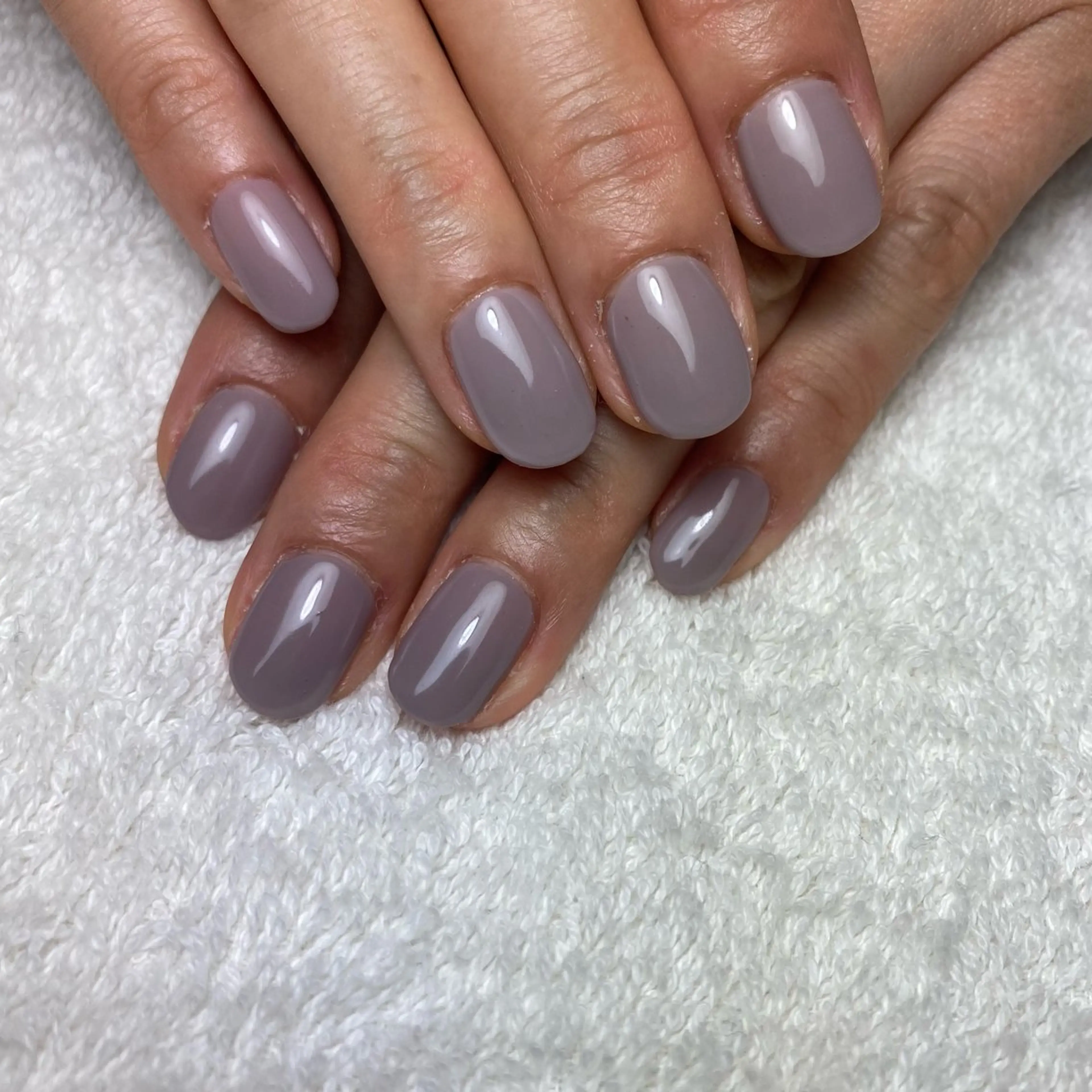 ネイル ワンカラーネイル パープル ハンドネイル COCO+所属・COCO +のエステ・リラクイメージ