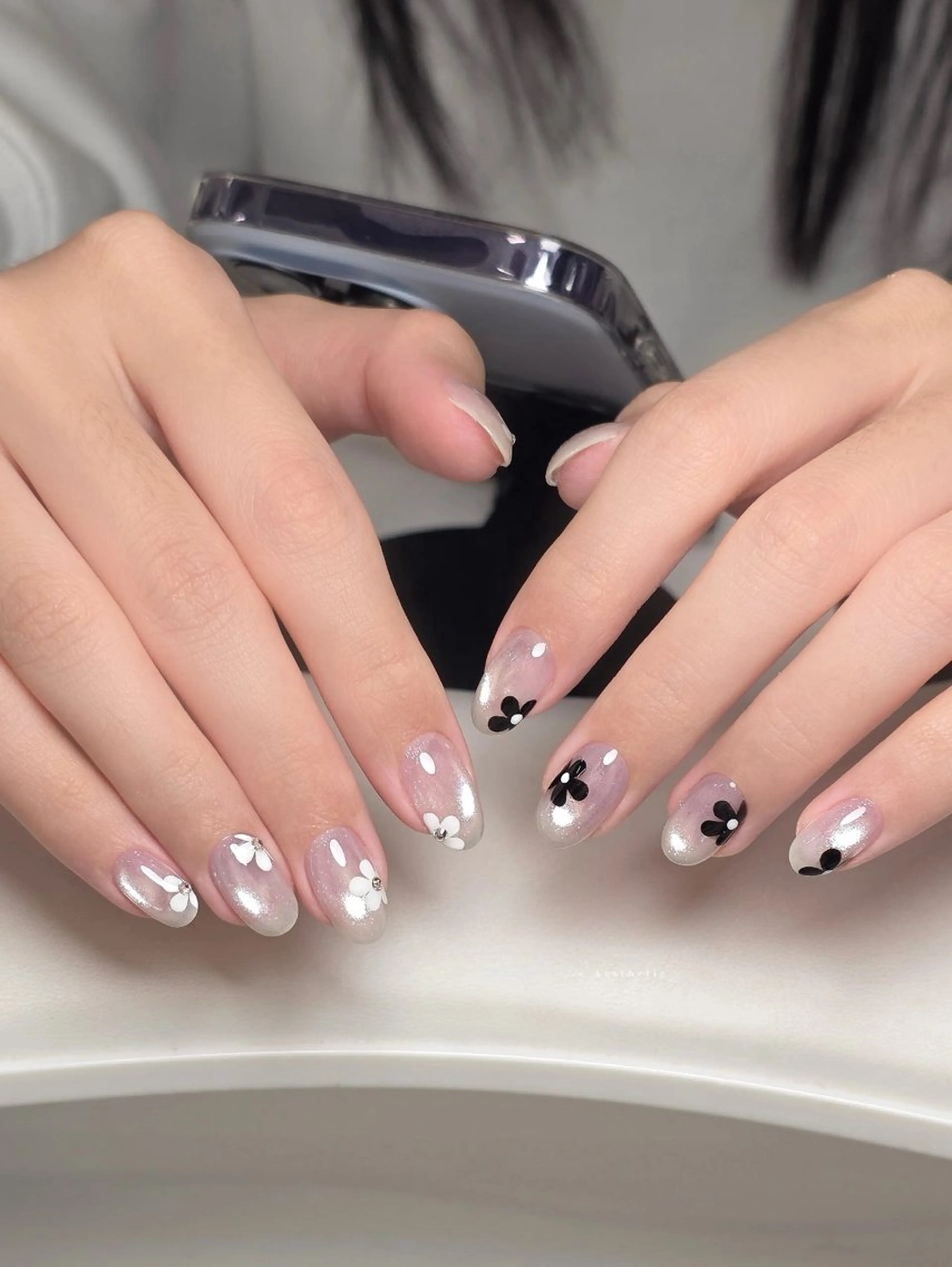 ネイル オーロラネイル 長さ出し フットネイル 韓国ネイル ラメ(グリッター) 👍thumbs up nail👍のネイルデザイン