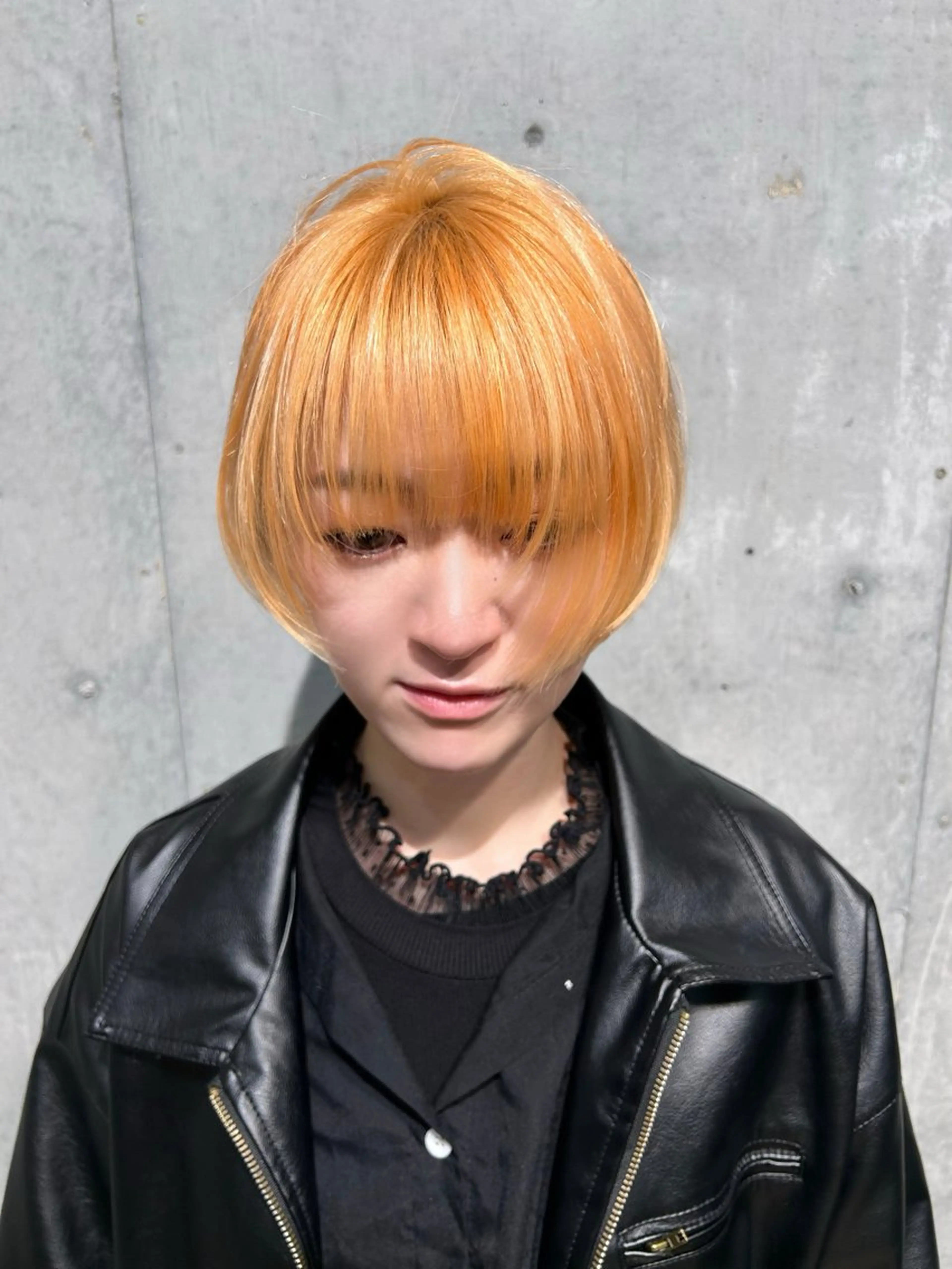 ショート 縮毛矯正 ヘアカラー 透明感カラー &ハイトーンカラーのヘアスタイル