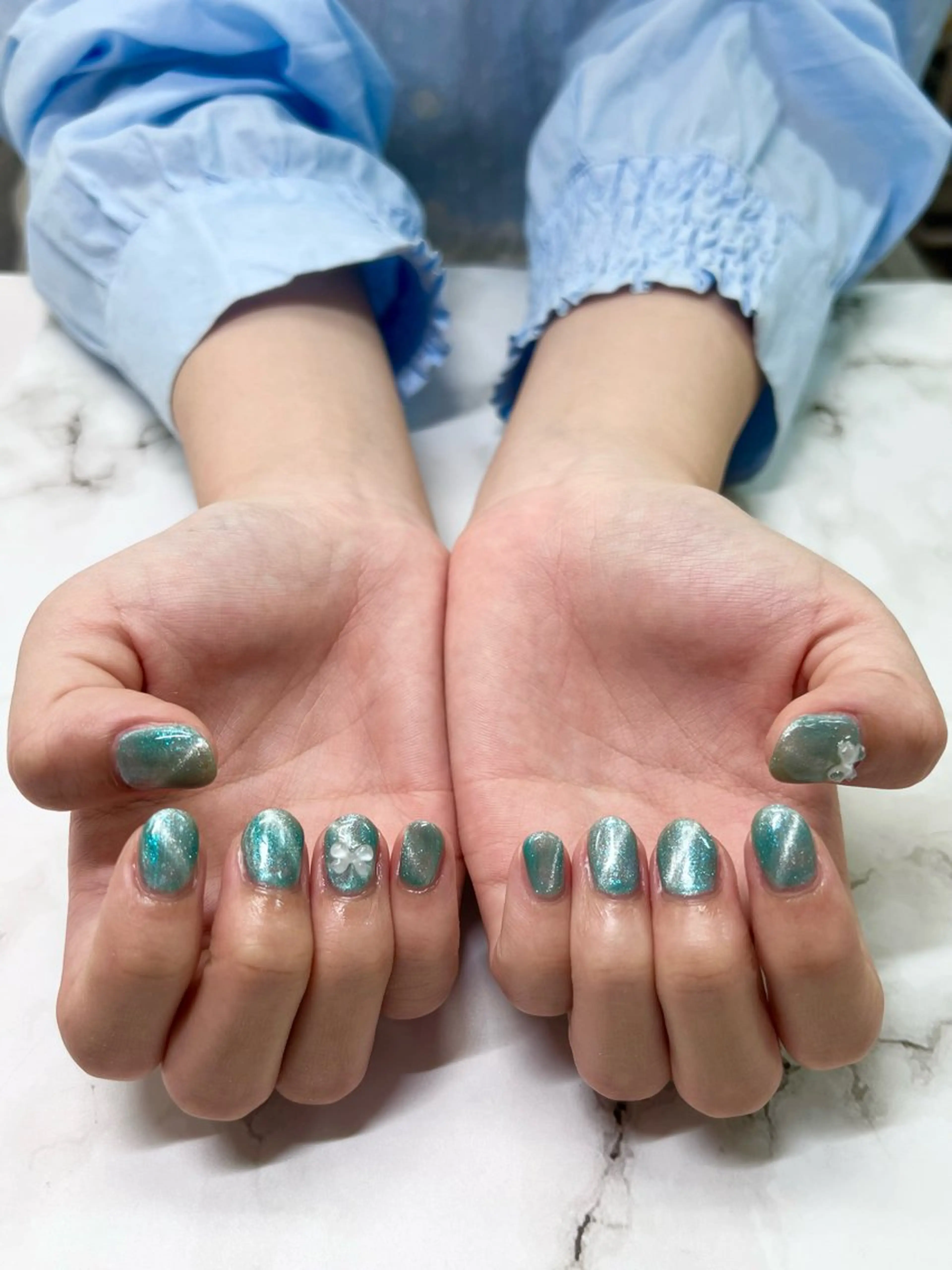 ネイル マグネットネイル Nail Salon niu 自由が丘所属・自由が丘サロン AYAME💅のネイルデザイン