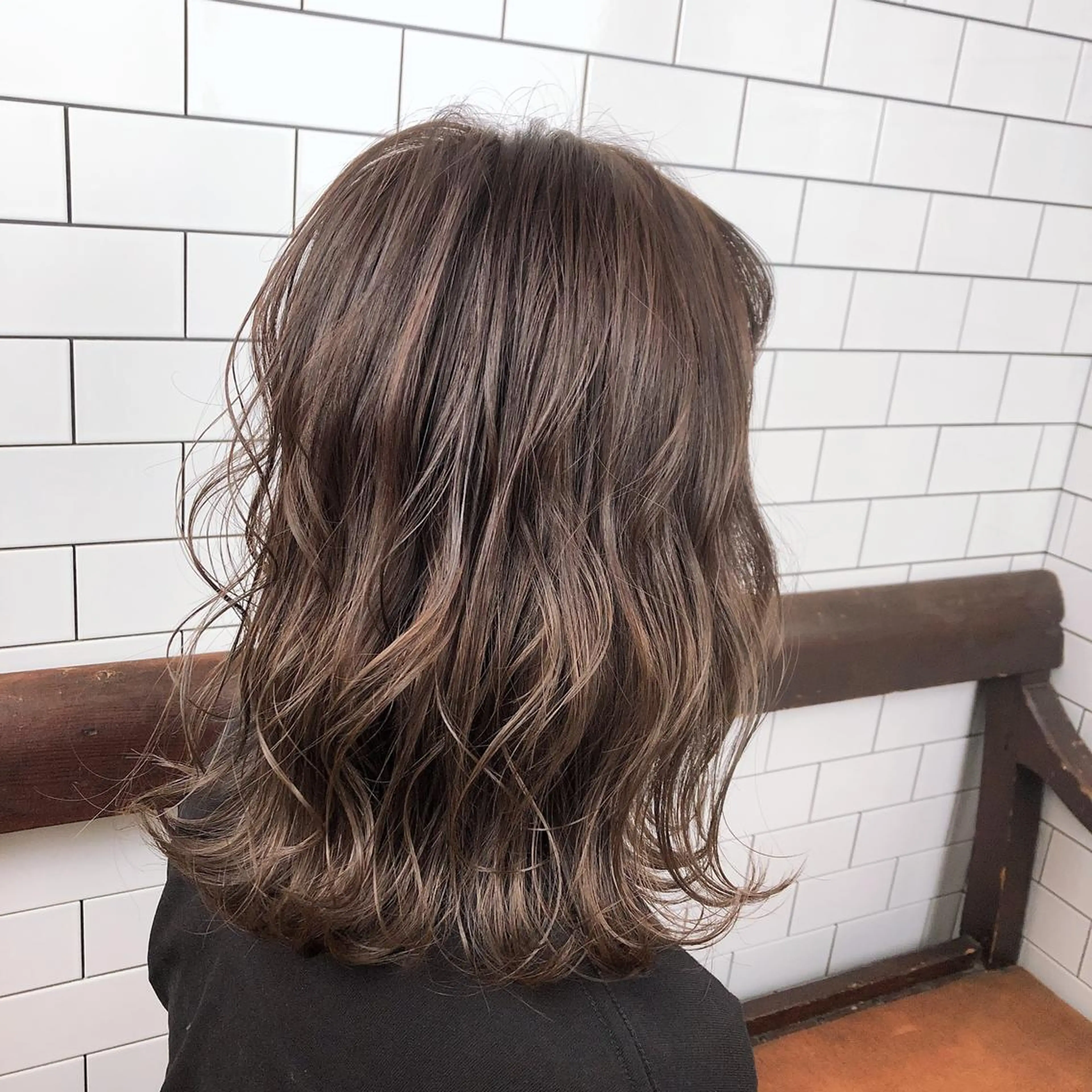 ミディアム カラー 透明感カラー グレージュ 山本 真之介のヘアスタイル