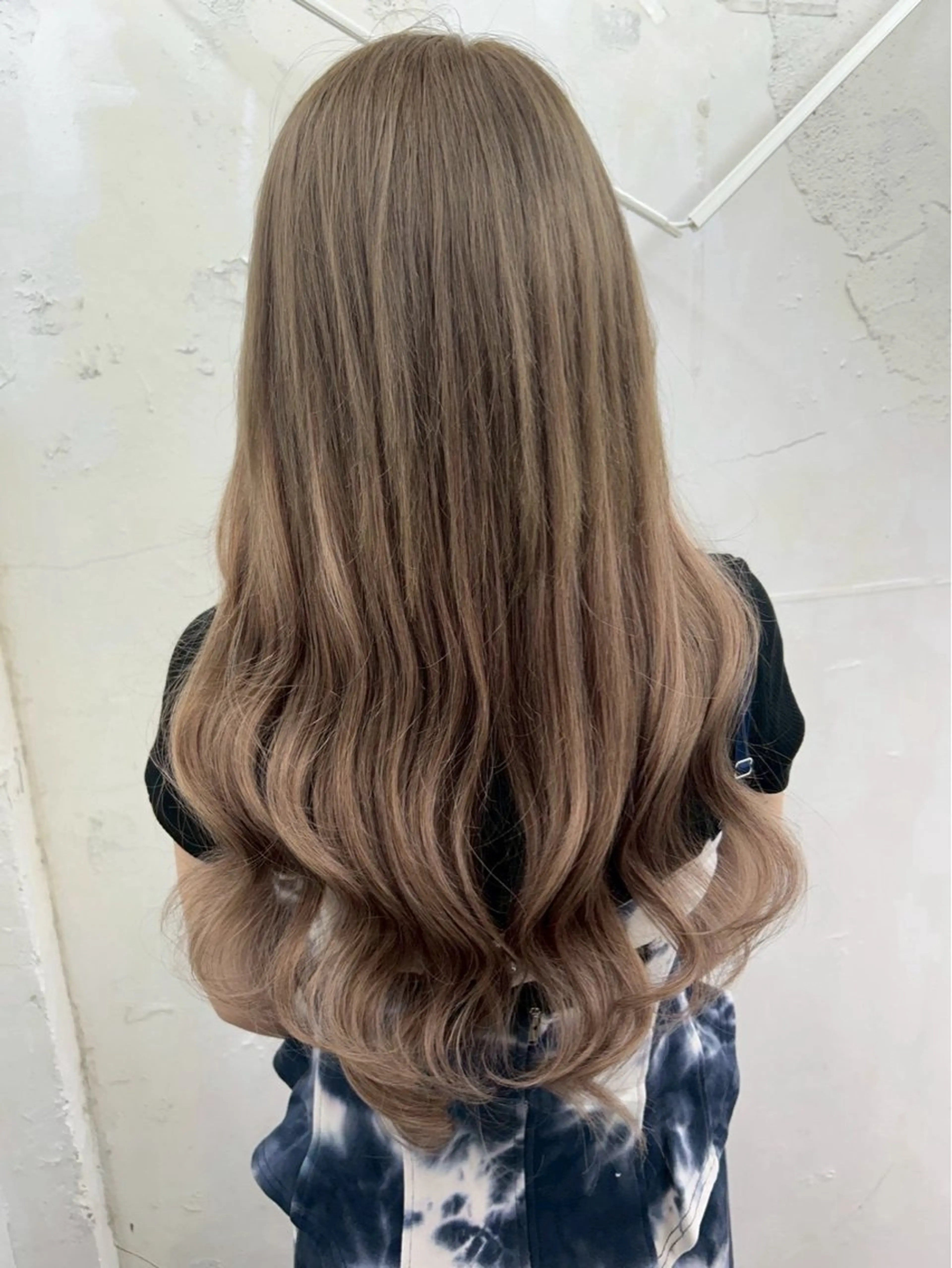 ロング カラー シールエクステ バレイヤージュ ハイライトカラー ハイトーンカラー エクステ カット ヘアカラー トリートメント エクステ ヘアセット alpha. カラーエクステ下妻のヘアスタイル