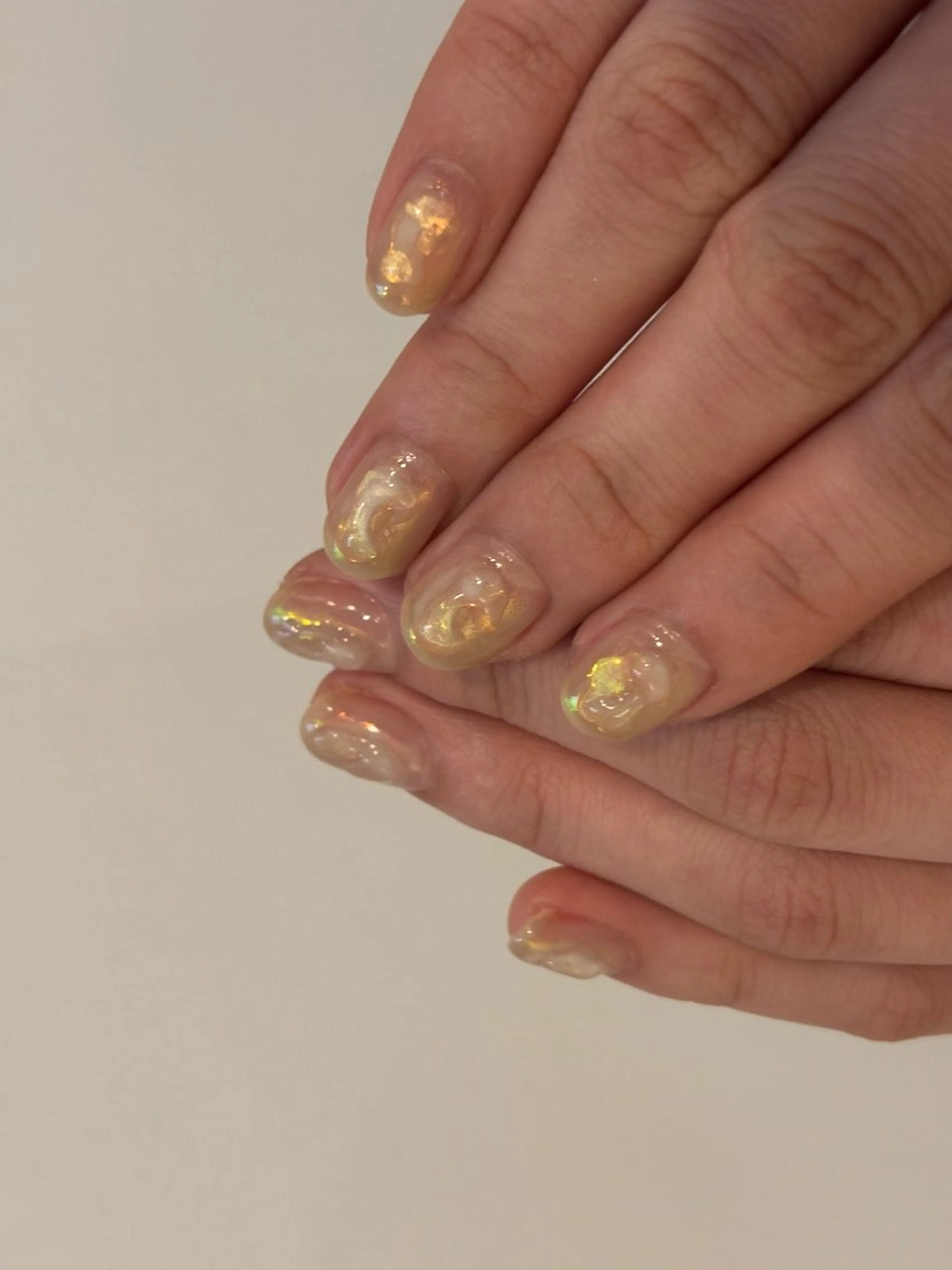 ネイル オーロラネイル 氷ネイル・うるうるネイル オフィスネイル ハンドネイル Elio所属・Elio 国泰寺のネイルデザイン