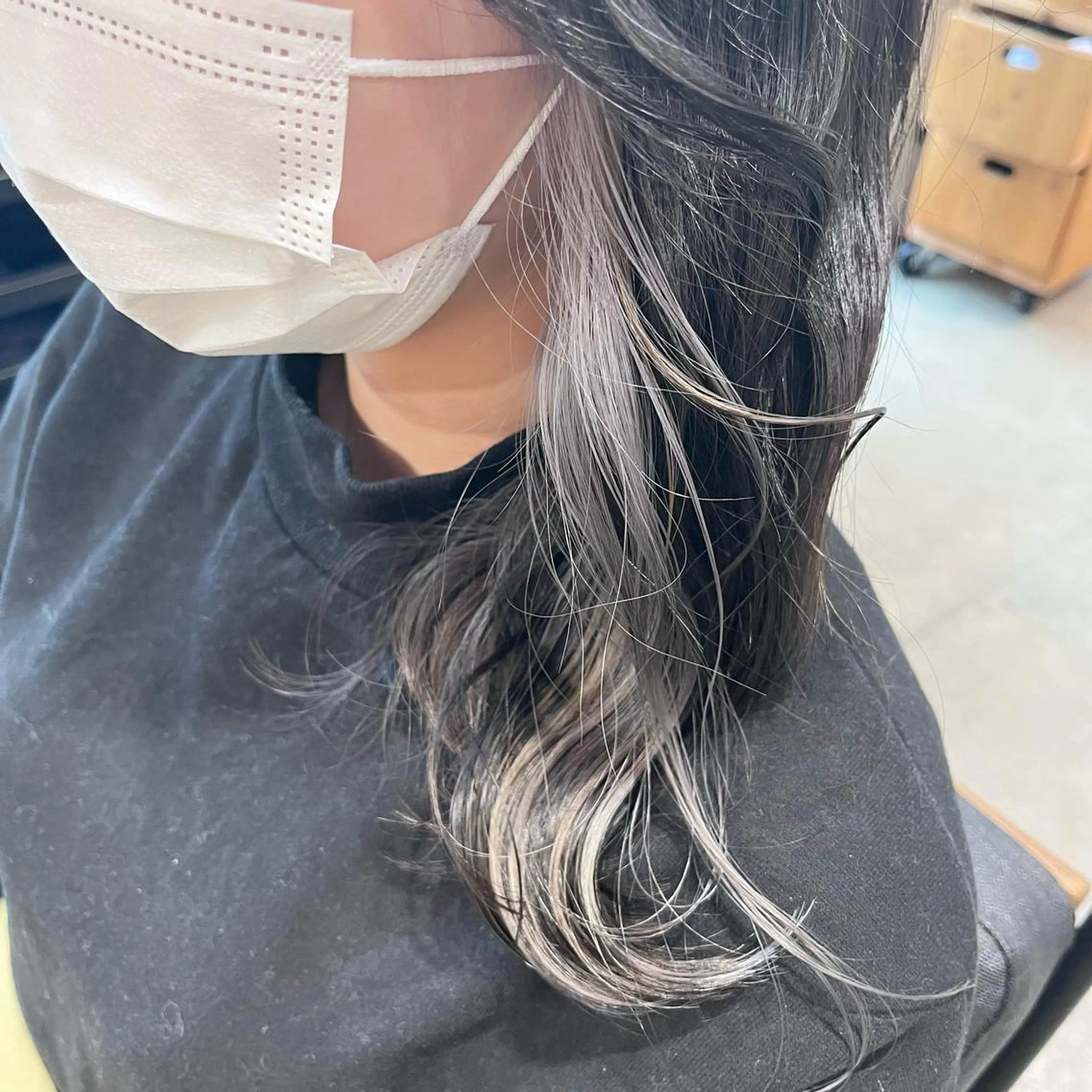 ミディアム カラー シルバー 🌷レイヤーカット/ フルキシオリ🌷のヘアスタイル