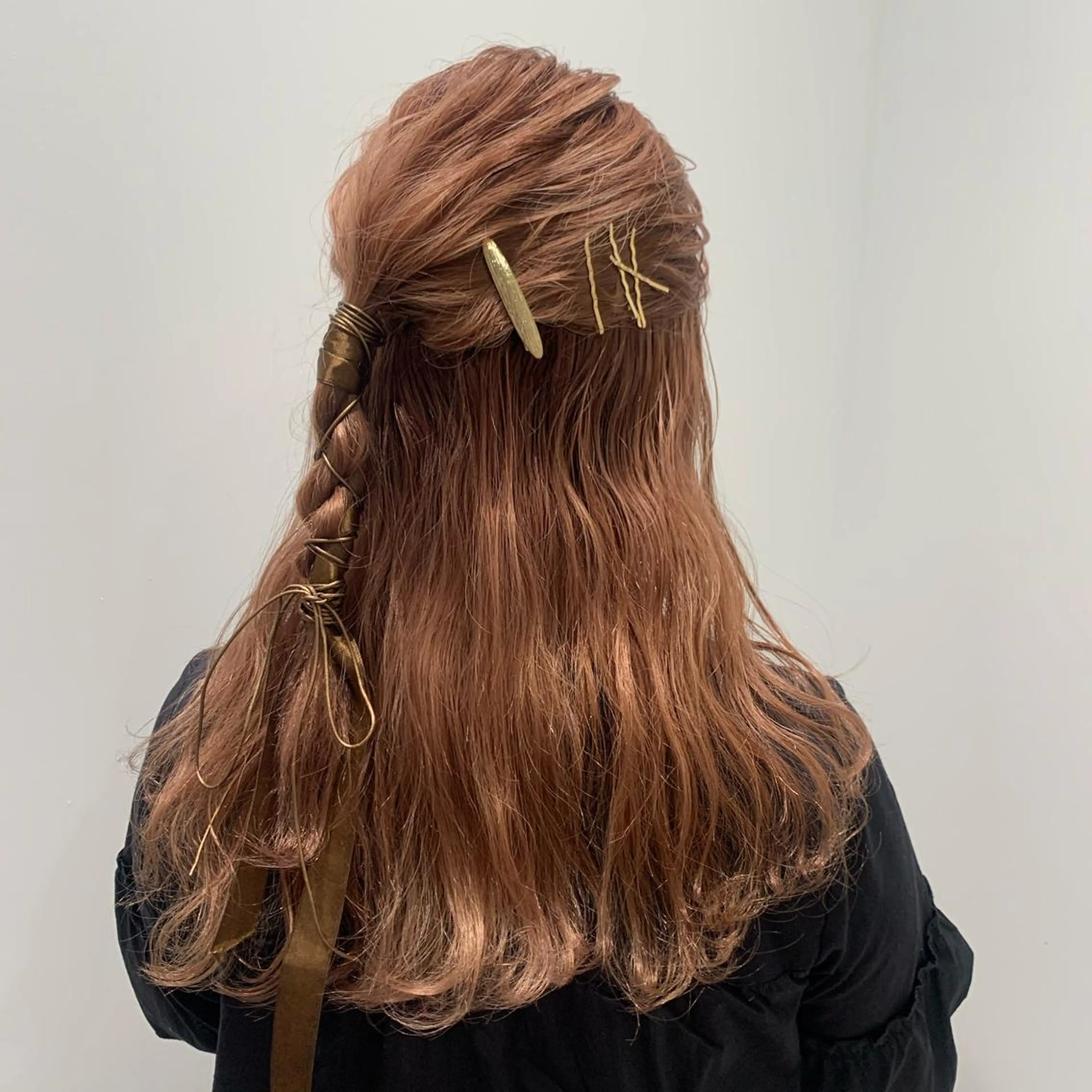 セミロング ヘアアレンジ ヘアセット 【淡色color/ nail】maikoのネイルデザイン