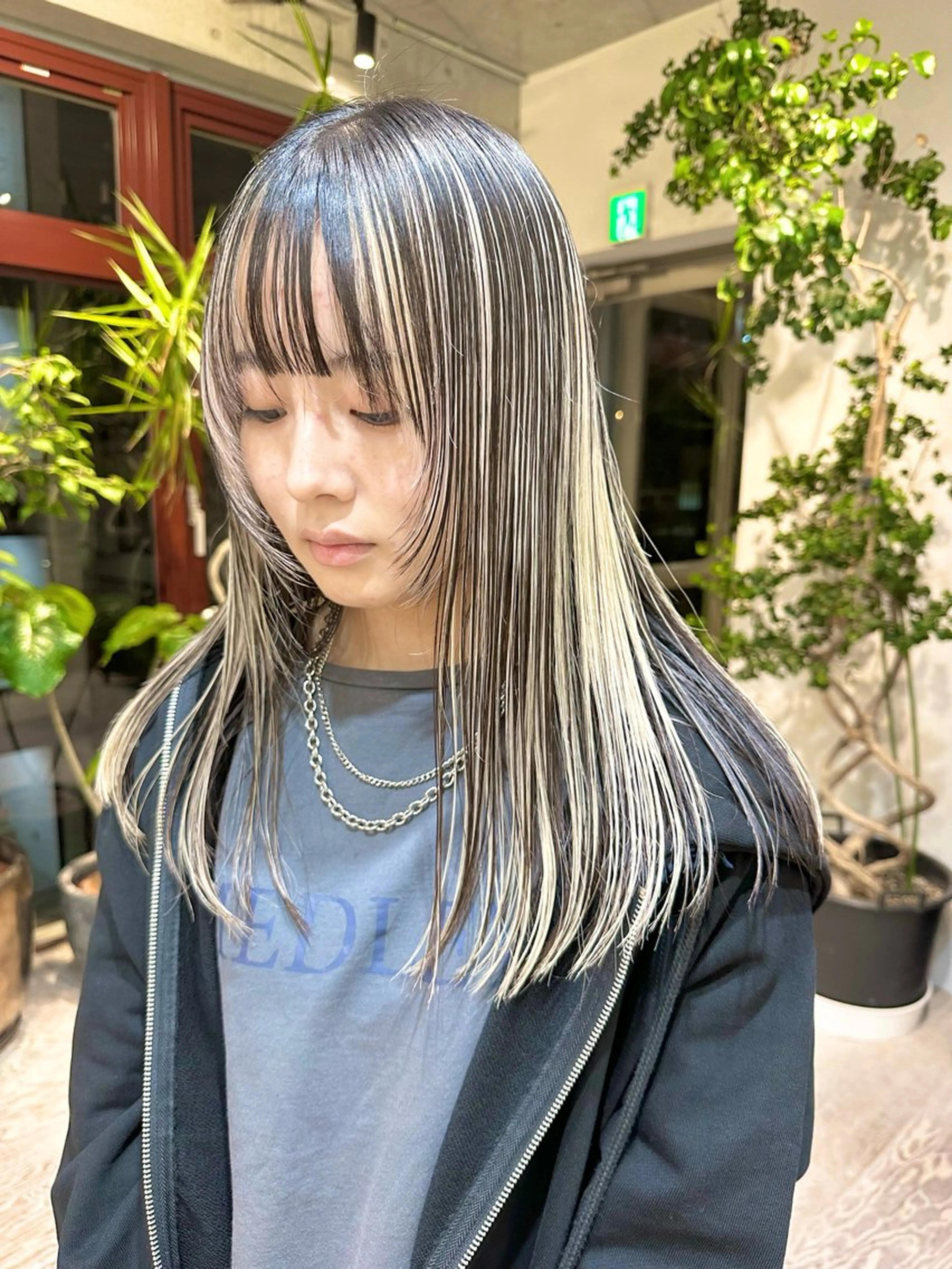 セミロング カラー デザインカラー ヘアカラー トリートメント ヘッドスパ ヘアセット kai .のヘアスタイル