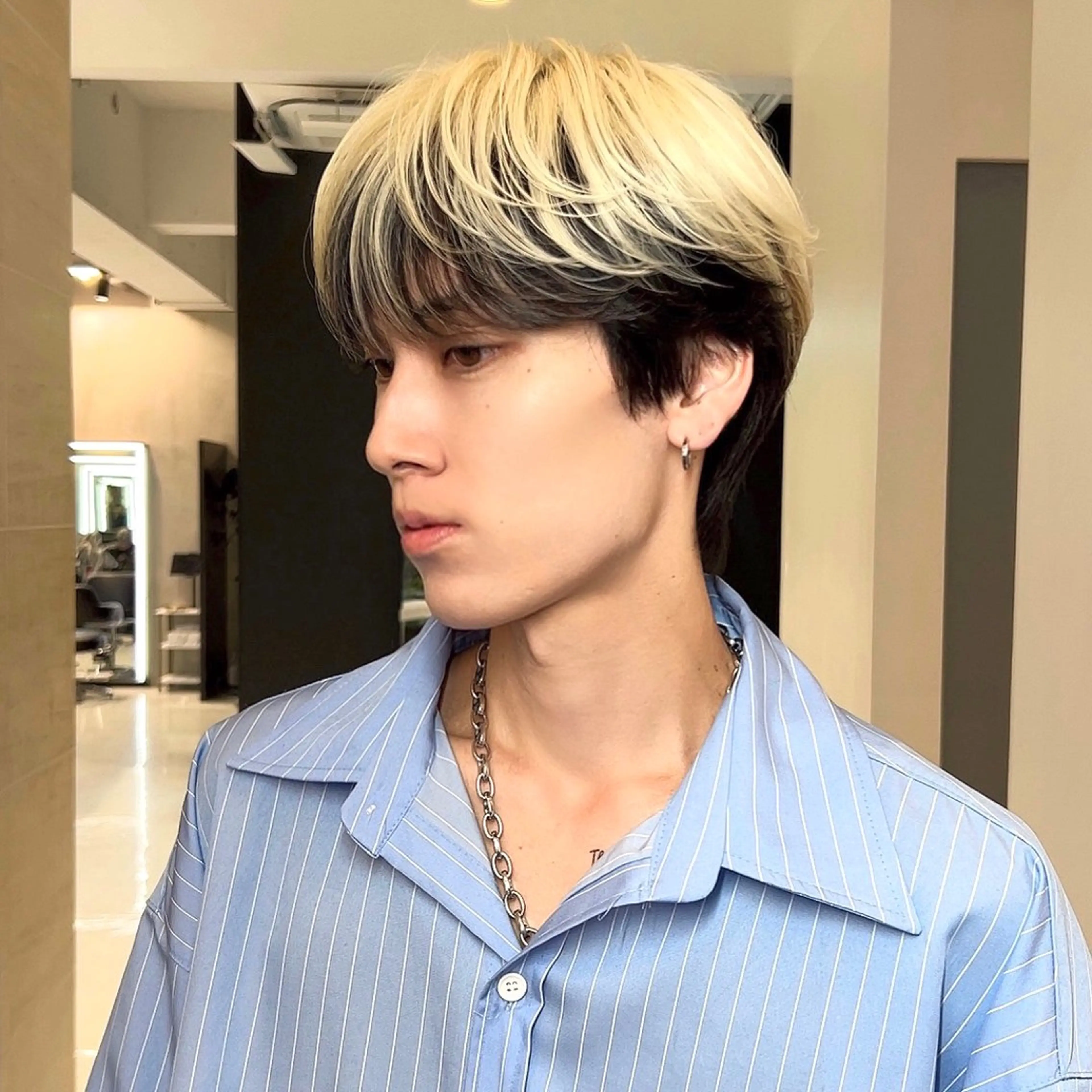 ショート カラー メンズ 岡田大志🇰🇷 中/韓メンズヘアのヘアスタイル