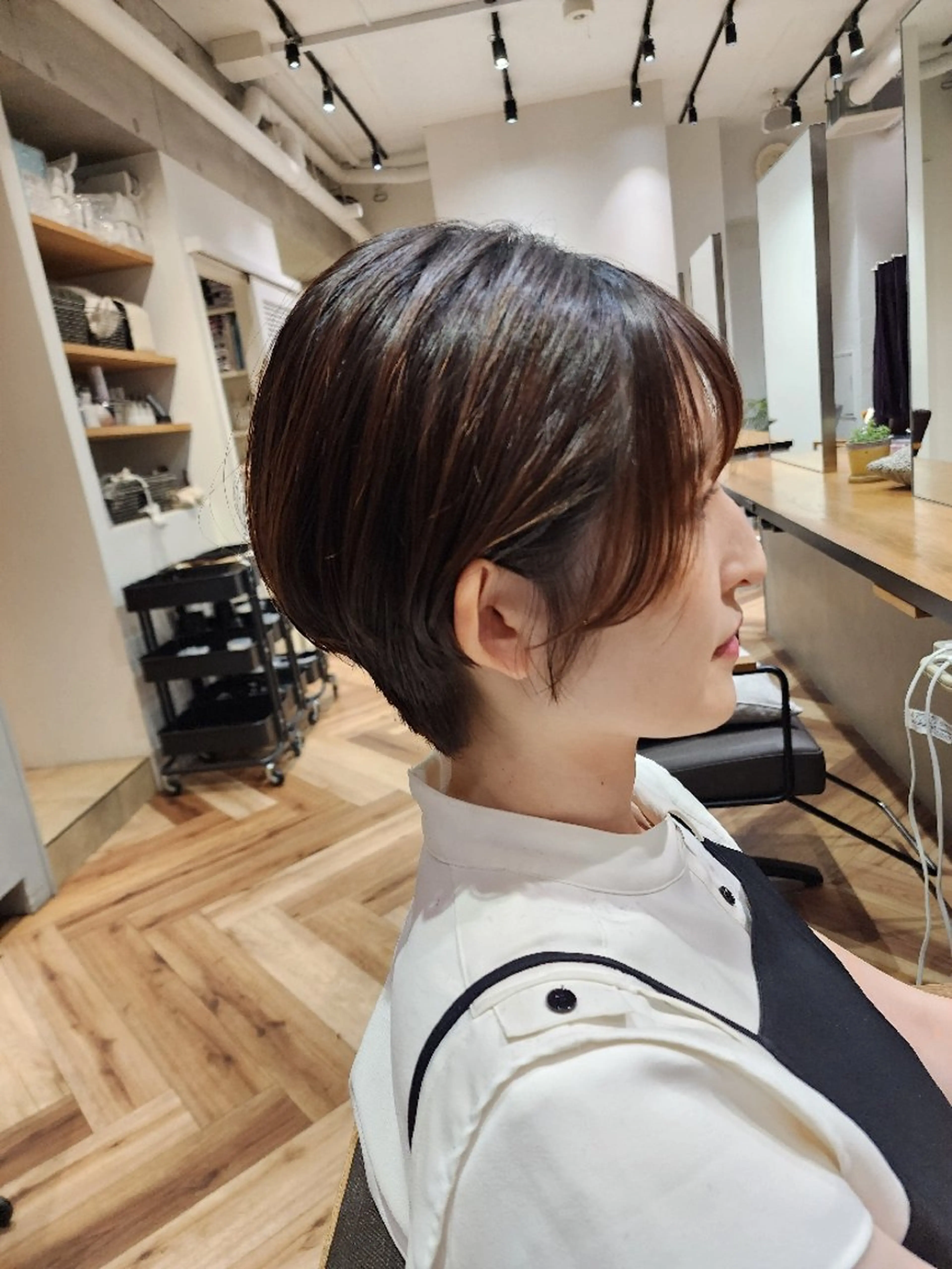 ショート loutus 所属・井川和哉 ハイトーン／透明感のヘアスタイル