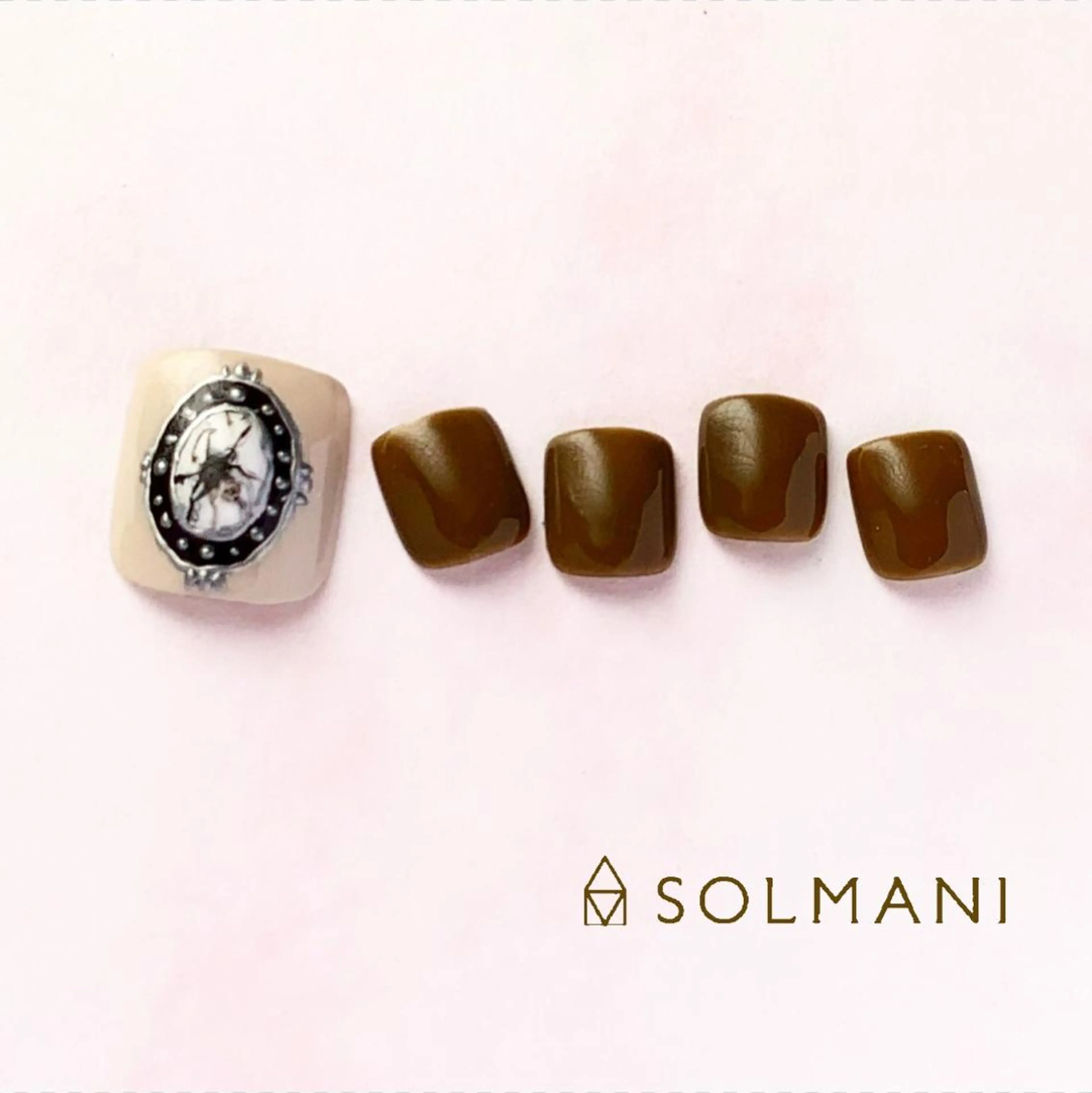 ネイル フットネイル ストーンネイル SOLMANI 予約担当のネイルデザイン