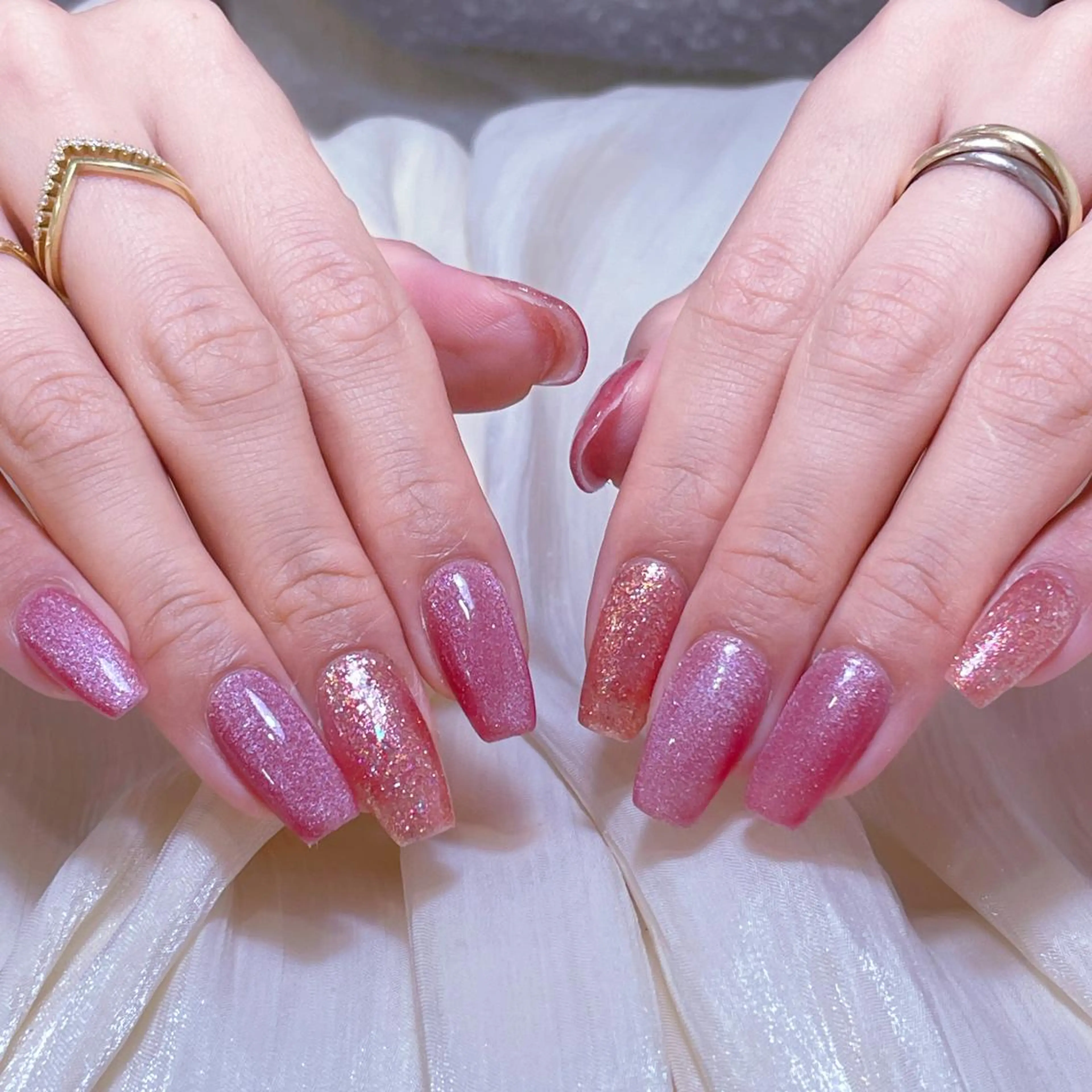 ネイル アートネイル オーロラネイル ガーリー キラキラネイル 韓国ネイル ハンドネイル Nail Monsterのネイルデザイン
