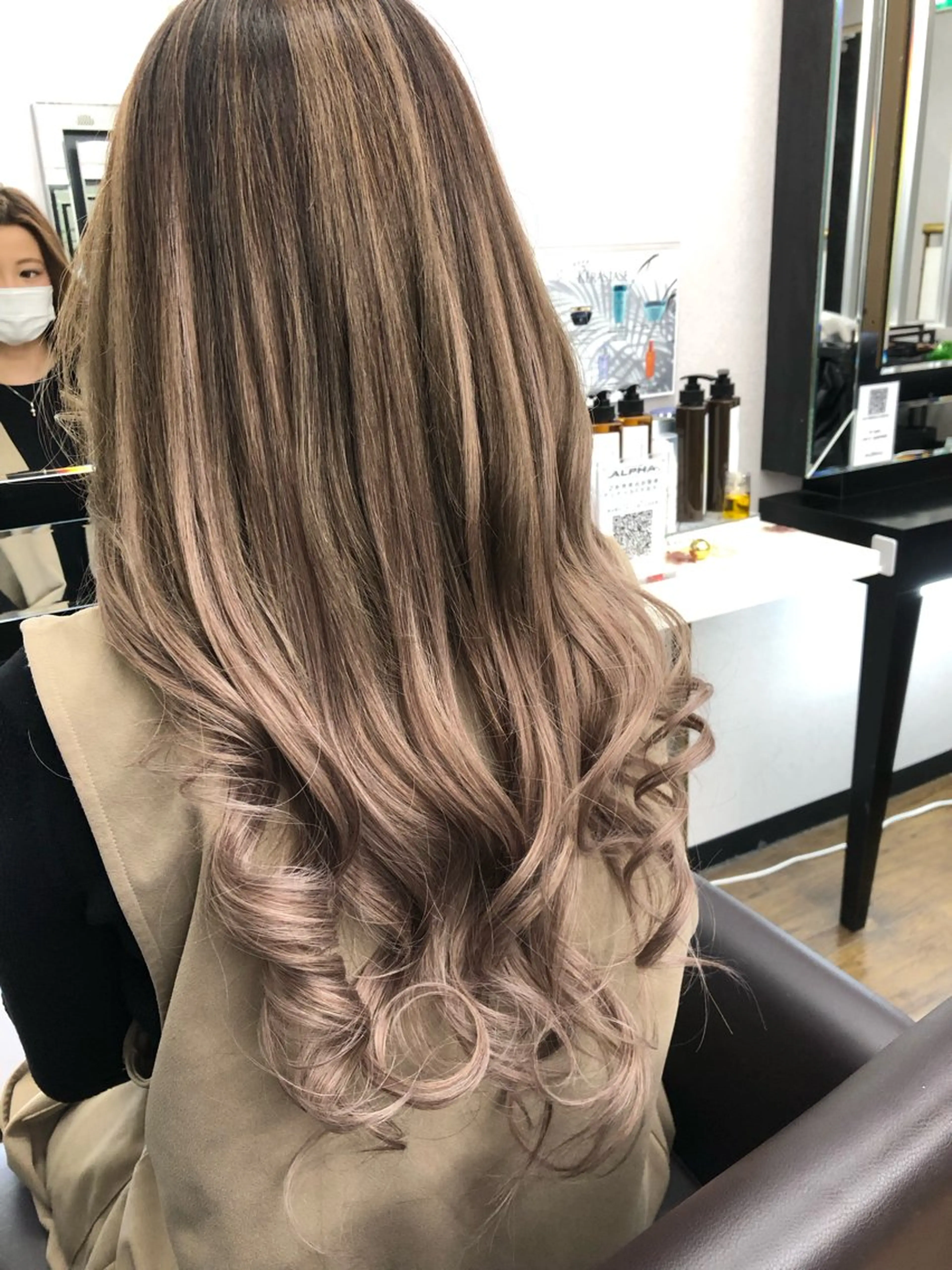 ロング カラー ヘアアレンジ シールエクステ バレイヤージュ ブリーチ ハイライトカラー ハイトーンカラー alpha. カラーエクステ下妻のヘアスタイル