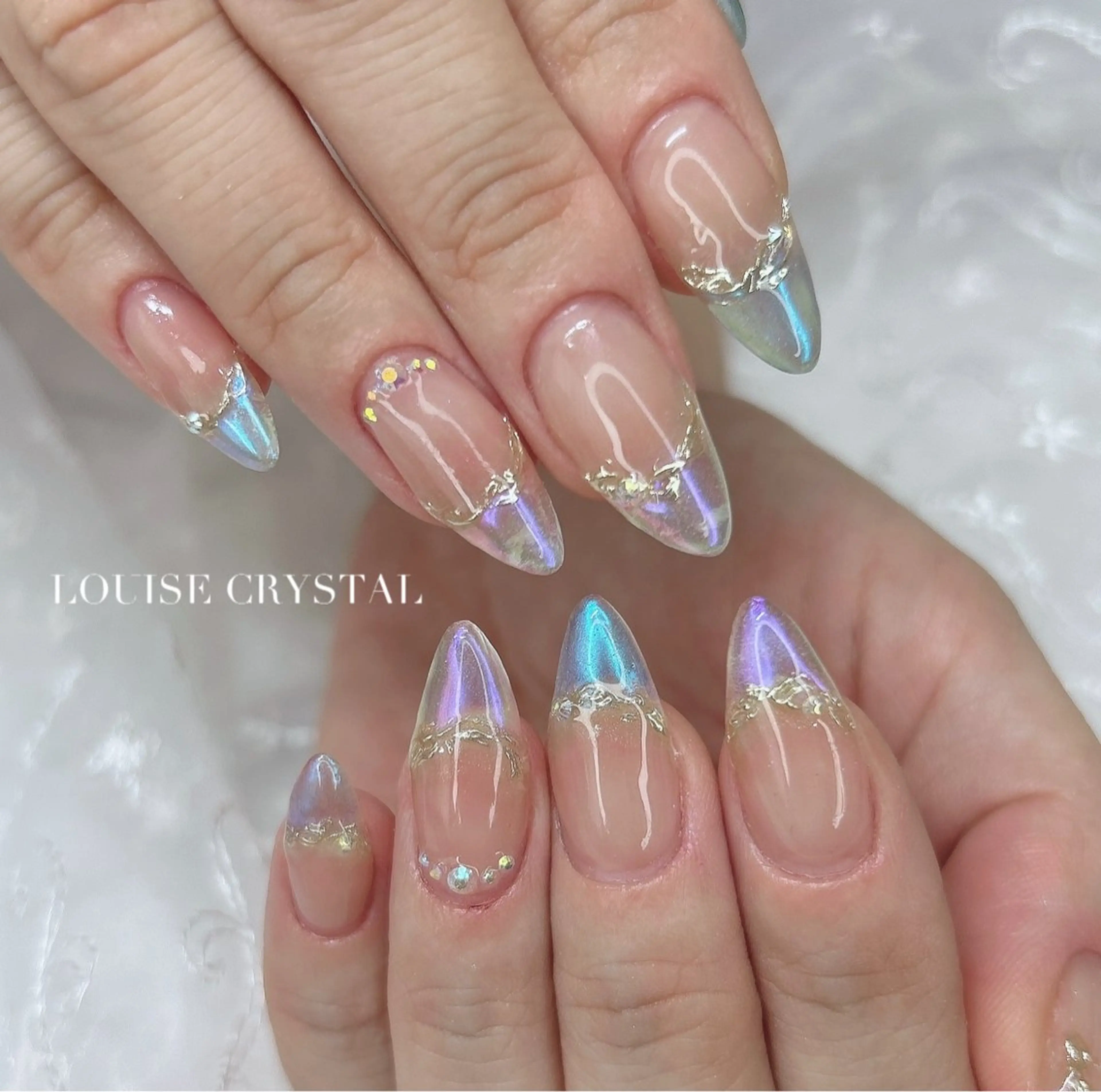 ネイル ハンドネイル LOUISE CRYSTALのネイルデザイン