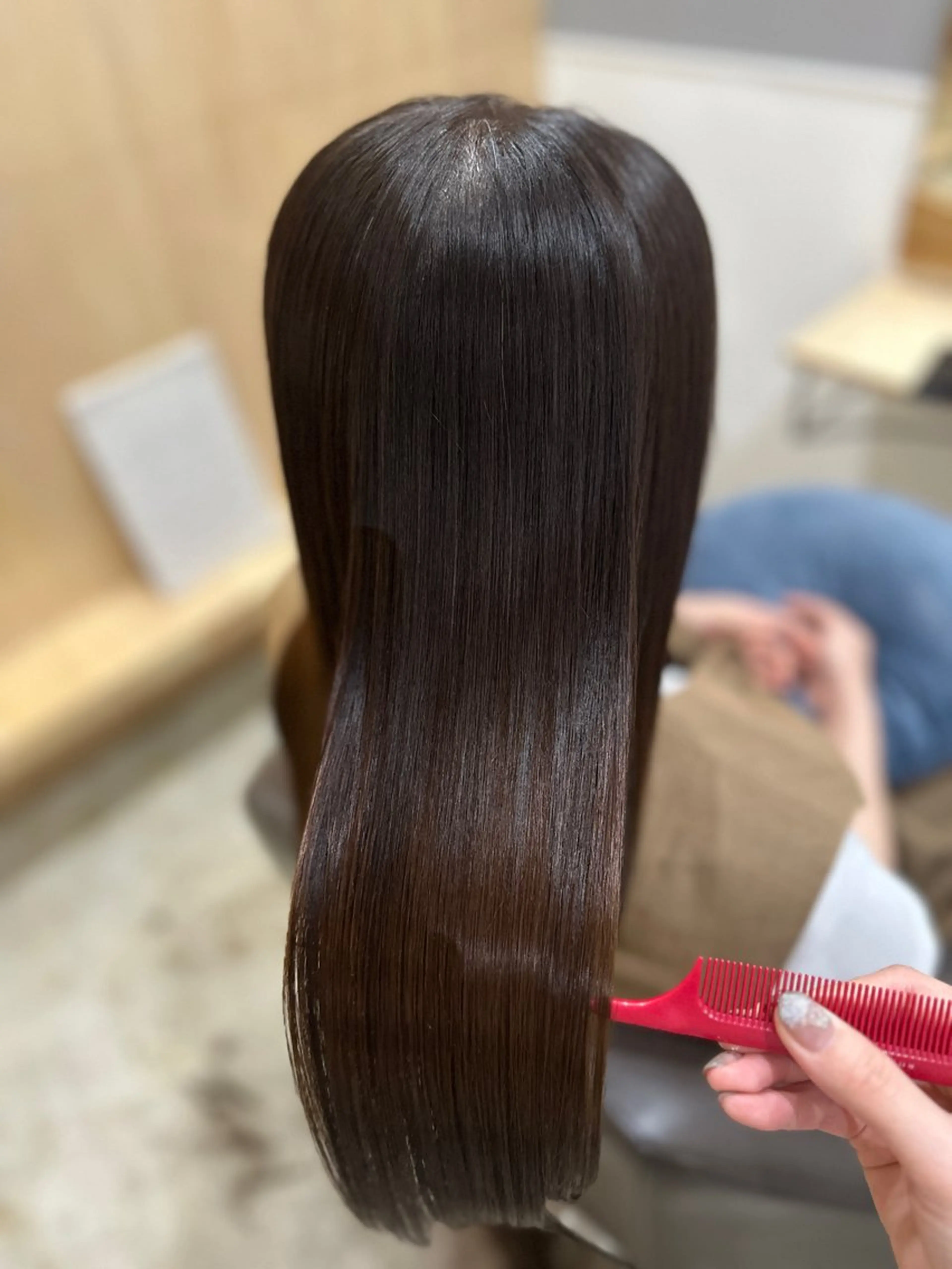ミディアム 縮毛矯正 カット 縮毛矯正 トリートメント miloc MOMOKAのヘアスタイル