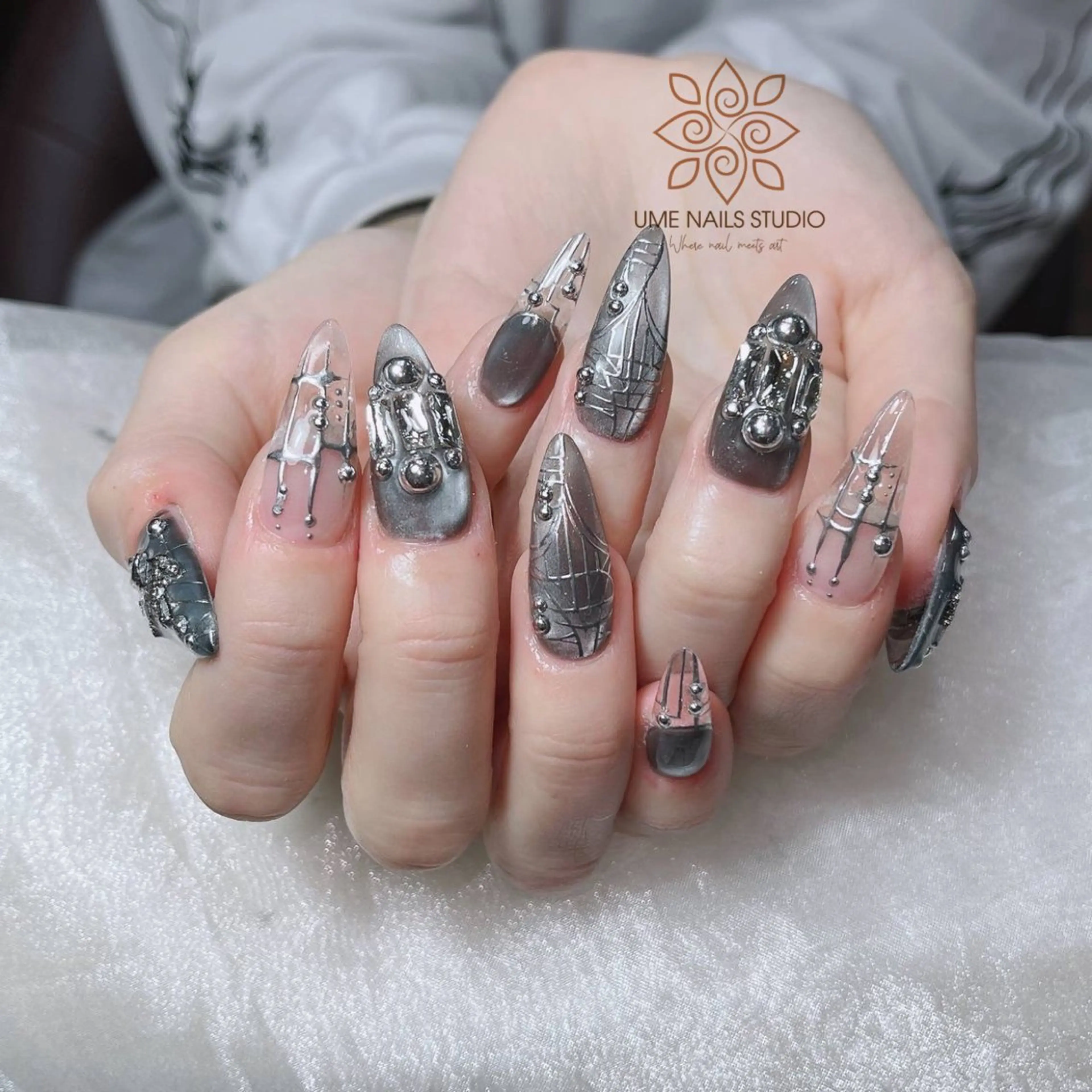 ネイル チークネイル クリアネイル ガーリー キラキラネイル 韓国ネイル ハンドネイル Ume Nail Studioのネイルデザイン