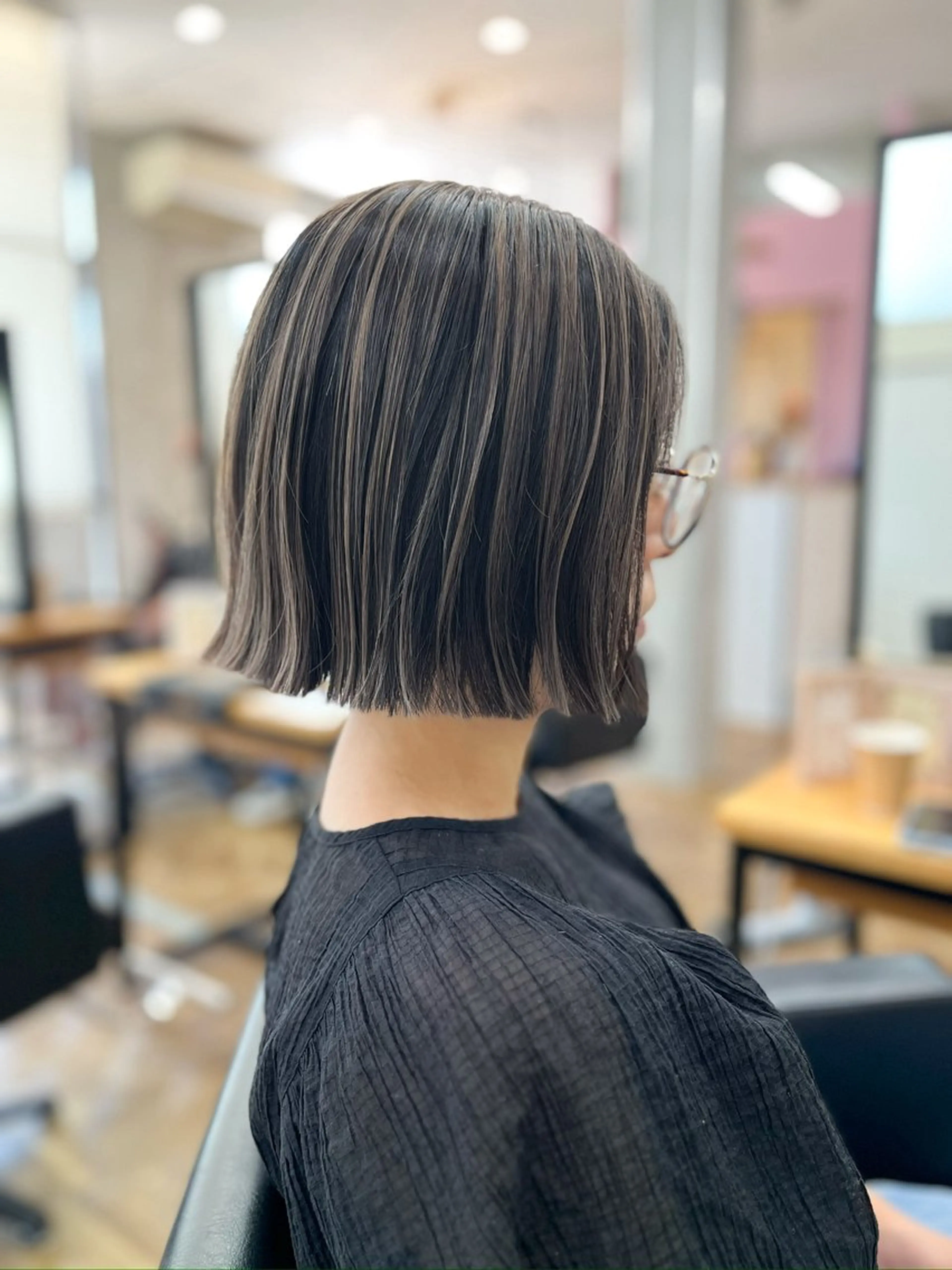 ミディアム カラー ブリーチ ボブ カット ヘアカラー トリートメント 🫧透明感カラー🫧 OIKAWAのヘアスタイル