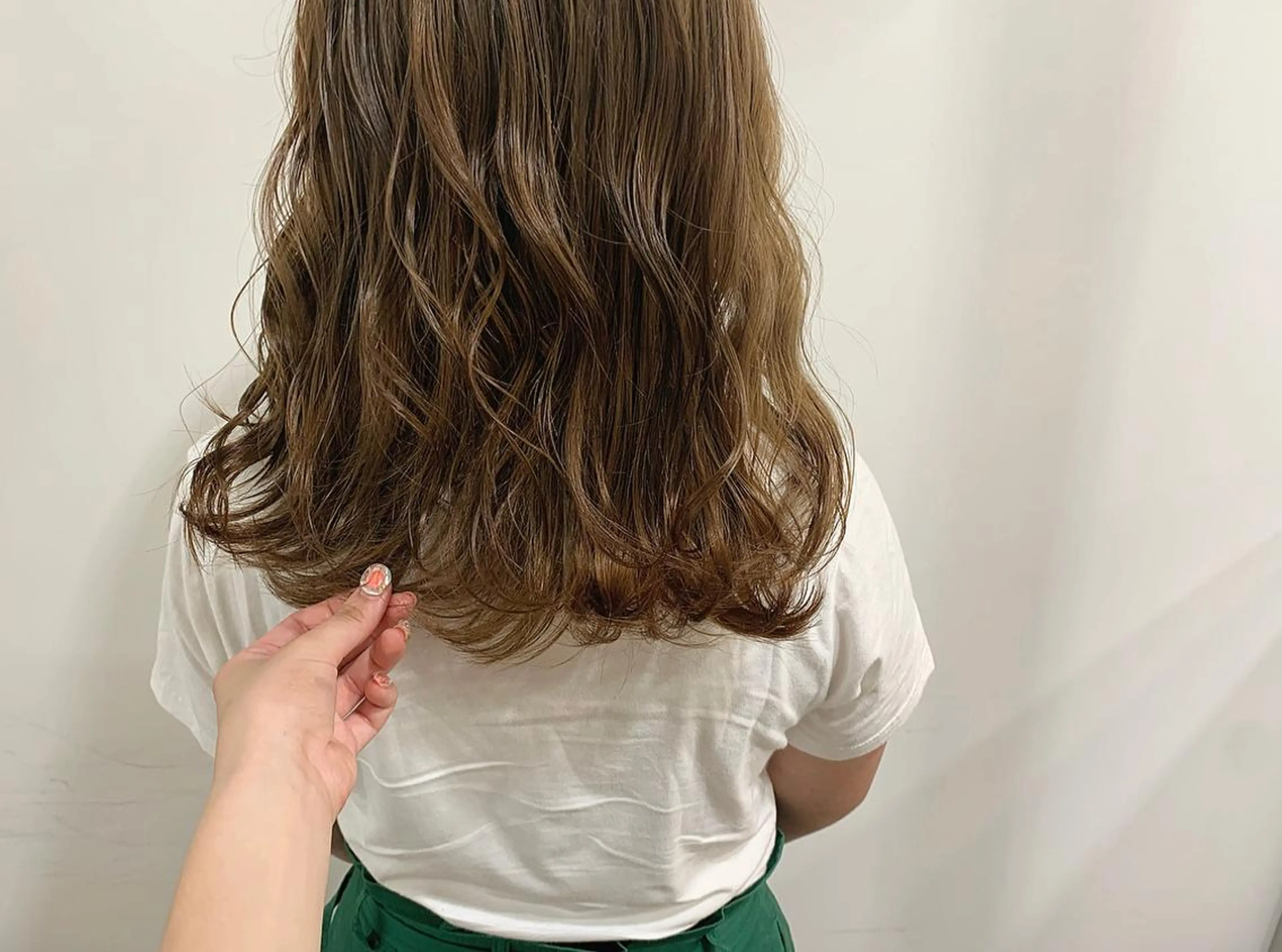 セミロング カラー ヘアアレンジ ベージュカラー ヘアカラー トリートメント たかいわ みきのヘアスタイル