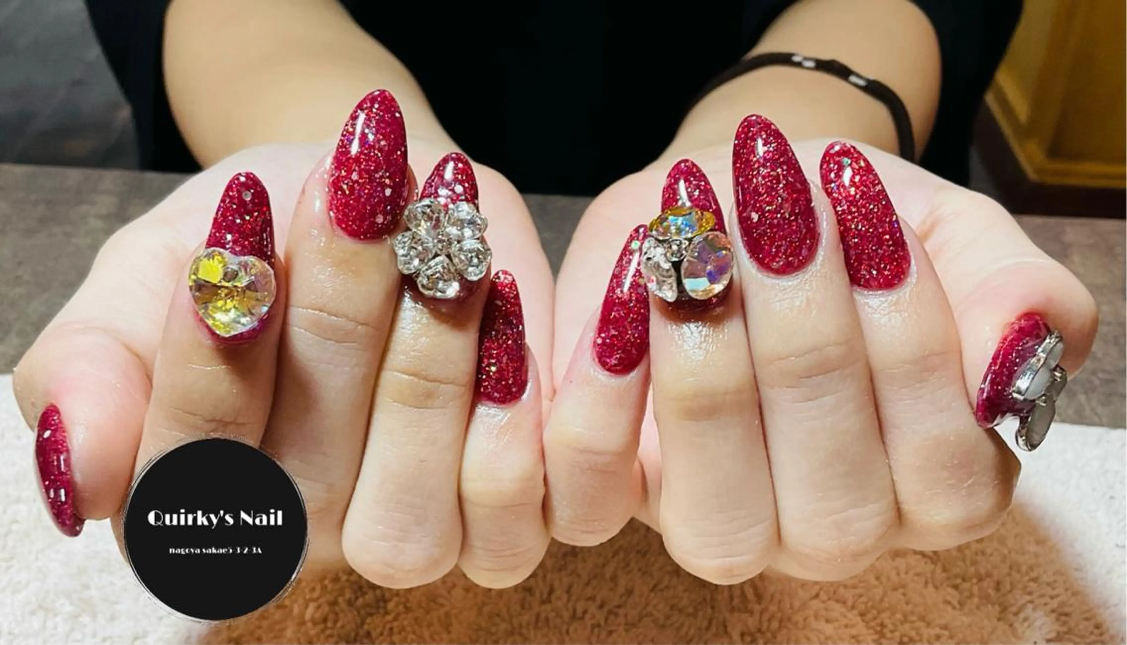 ネイル ラメ(グリッター) 赤色 Quirky's Nail【栄店】のネイルデザイン