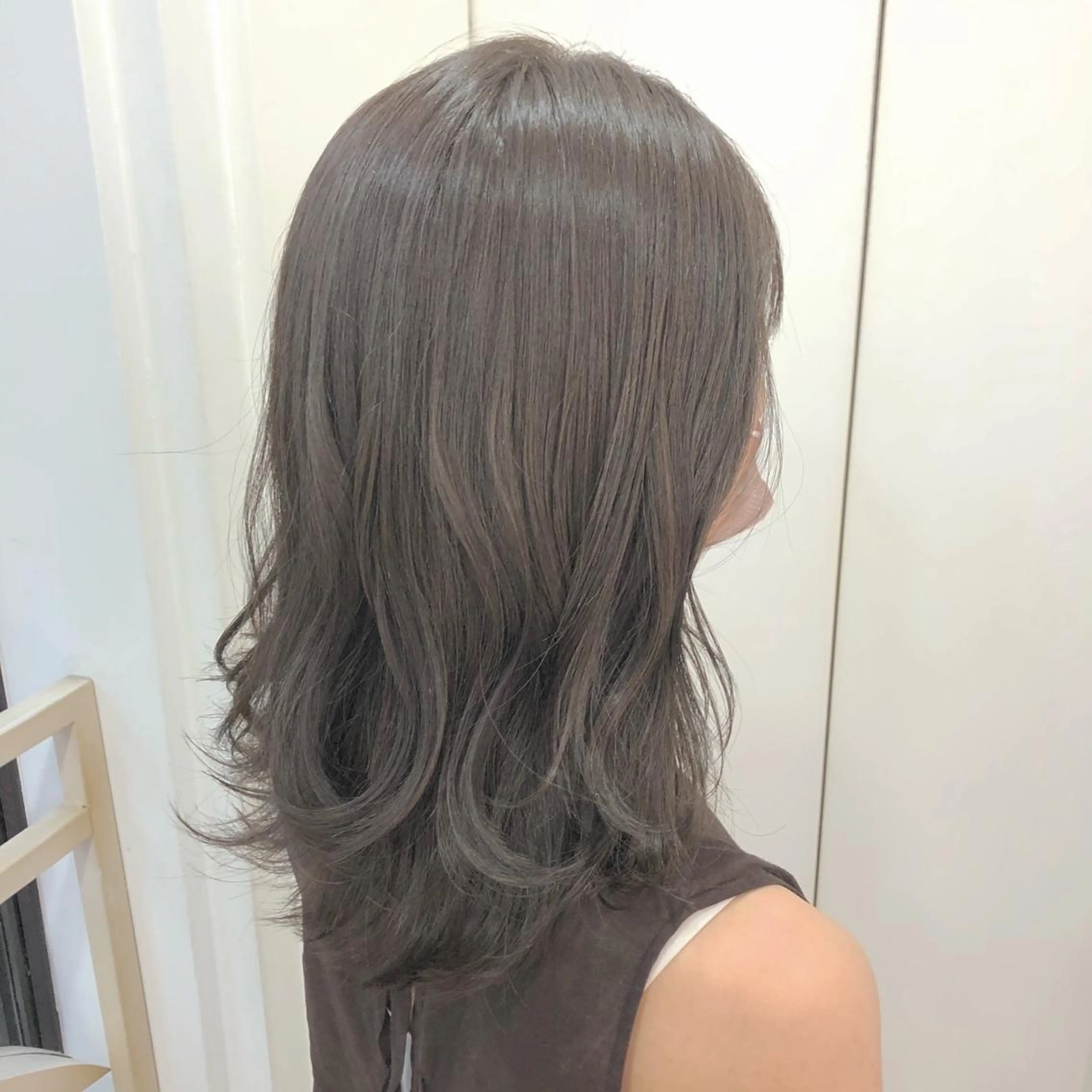ミディアム カラー TRENCH　相澤 果歩のヘアスタイル