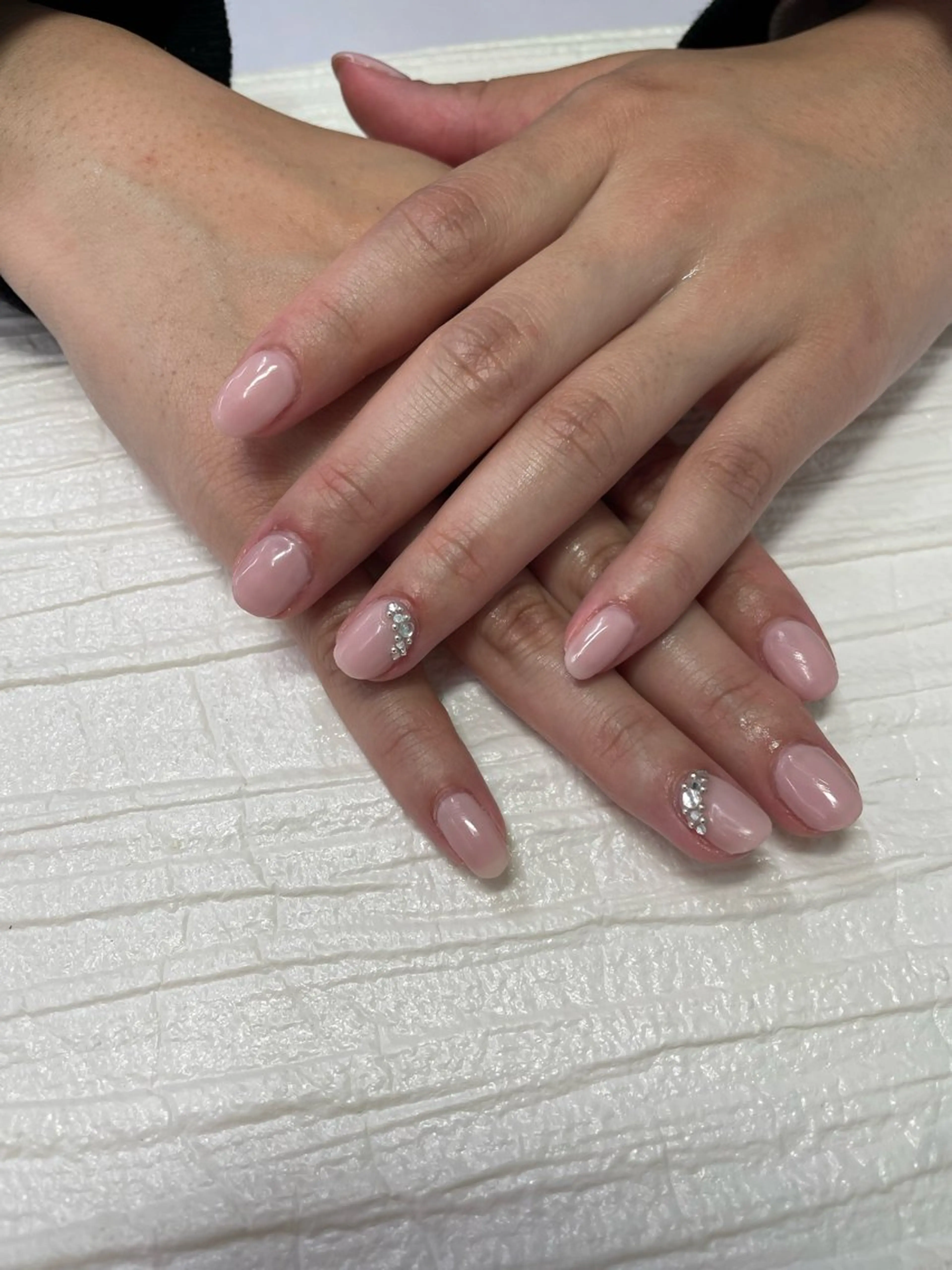 ネイル ワンカラーネイル ストーンネイル LeLien所属・LeLien ♡のネイルデザイン