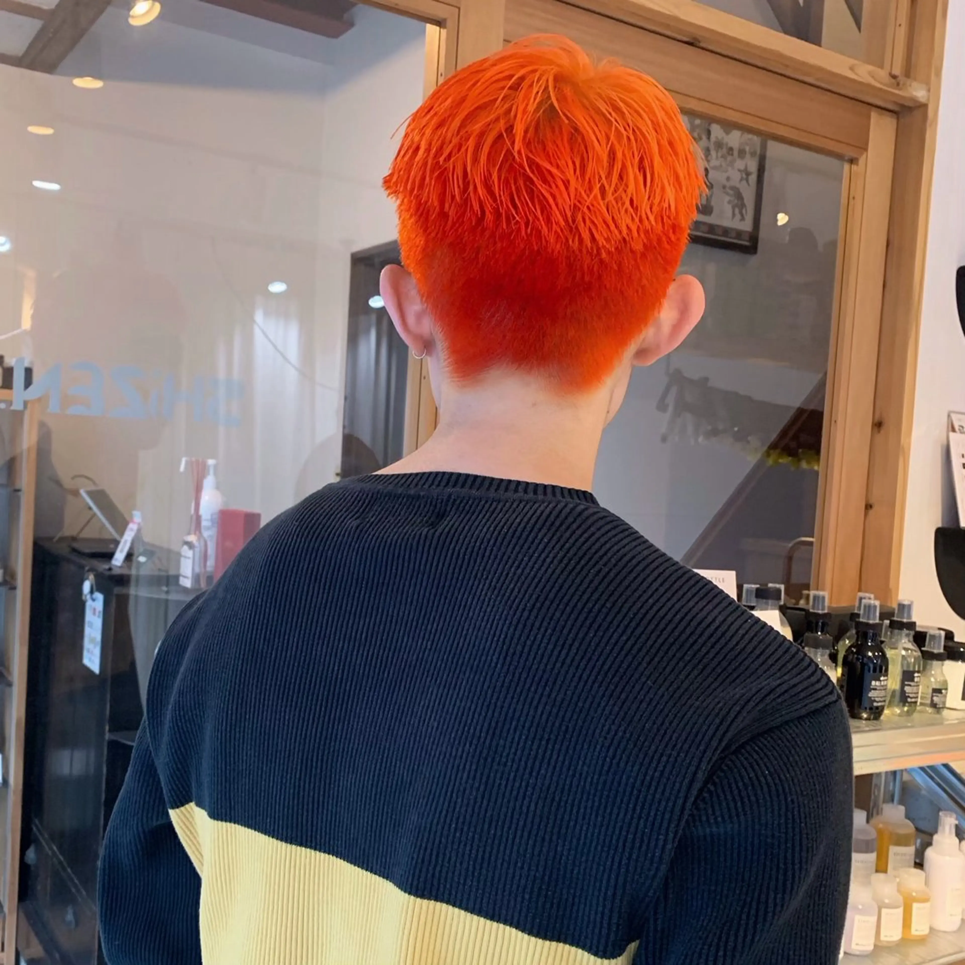 ショート ヘアカラー 中村 功樹のヘアスタイル