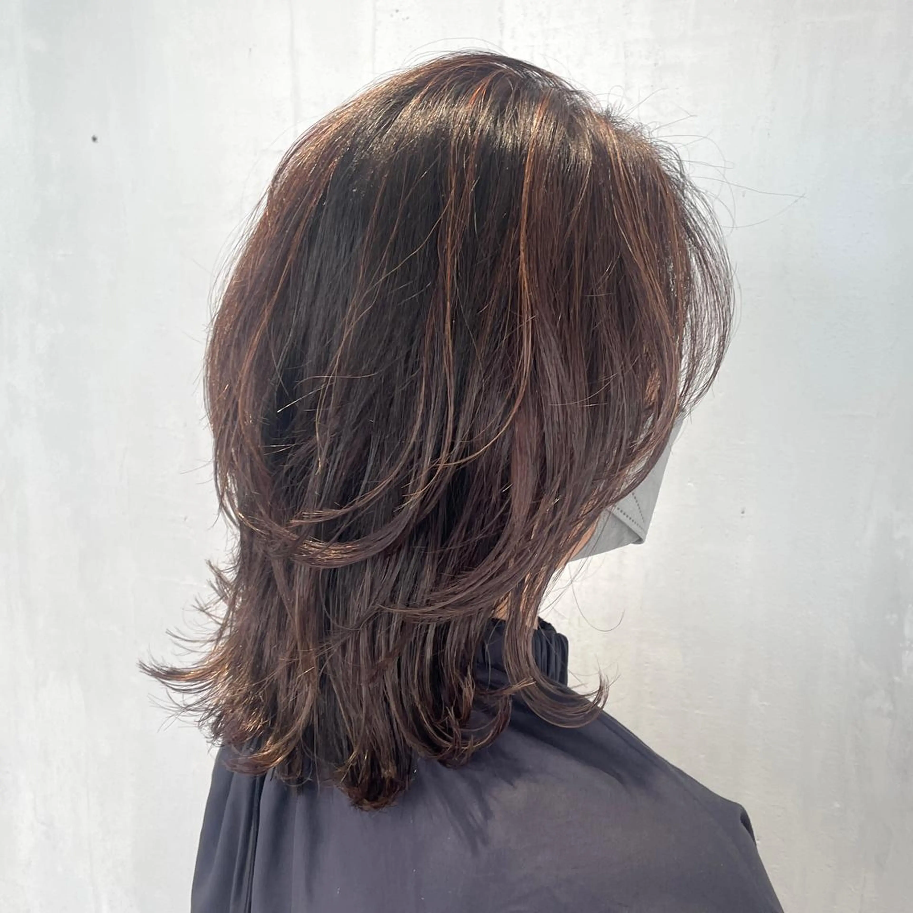 ミディアム カラー ハイライトカラー ハイトーンカラー 卒業式のヘアスタイル ハイライト ヘアカラー トリートメント DX SHARE SALON所属・matka白髪ぼかし 大人ヘア/KEIKOのヘアスタイル