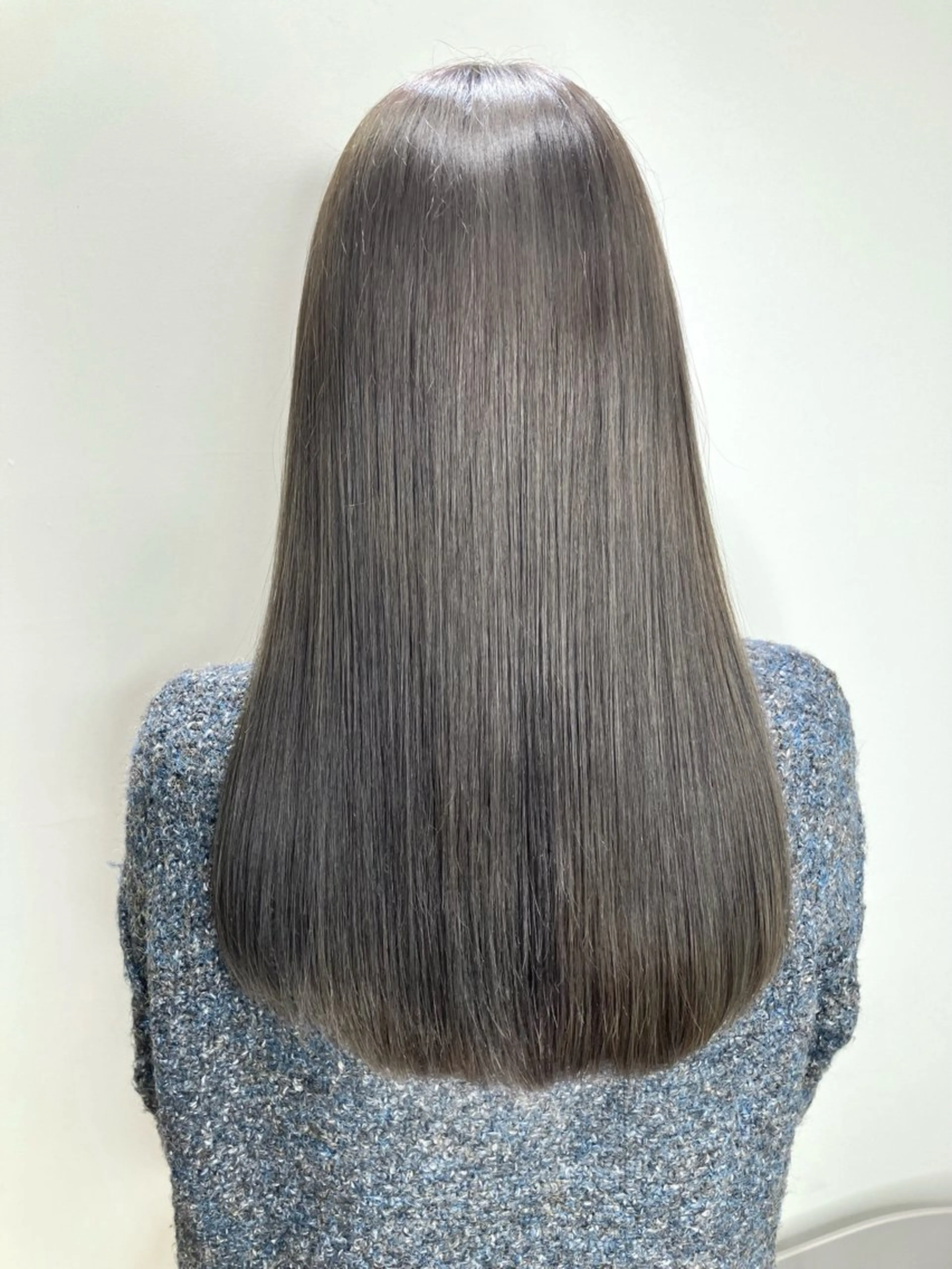 ロング カラー ブリーチ グレージュ ブリーチなしカラー くせ毛 髪質改善 カット ヘアカラー トリートメント GOTODAY シェアサロン梅田NU茶屋町店所属・髪質改善/艶カラー 縮毛矯正/みほのヘアスタイル