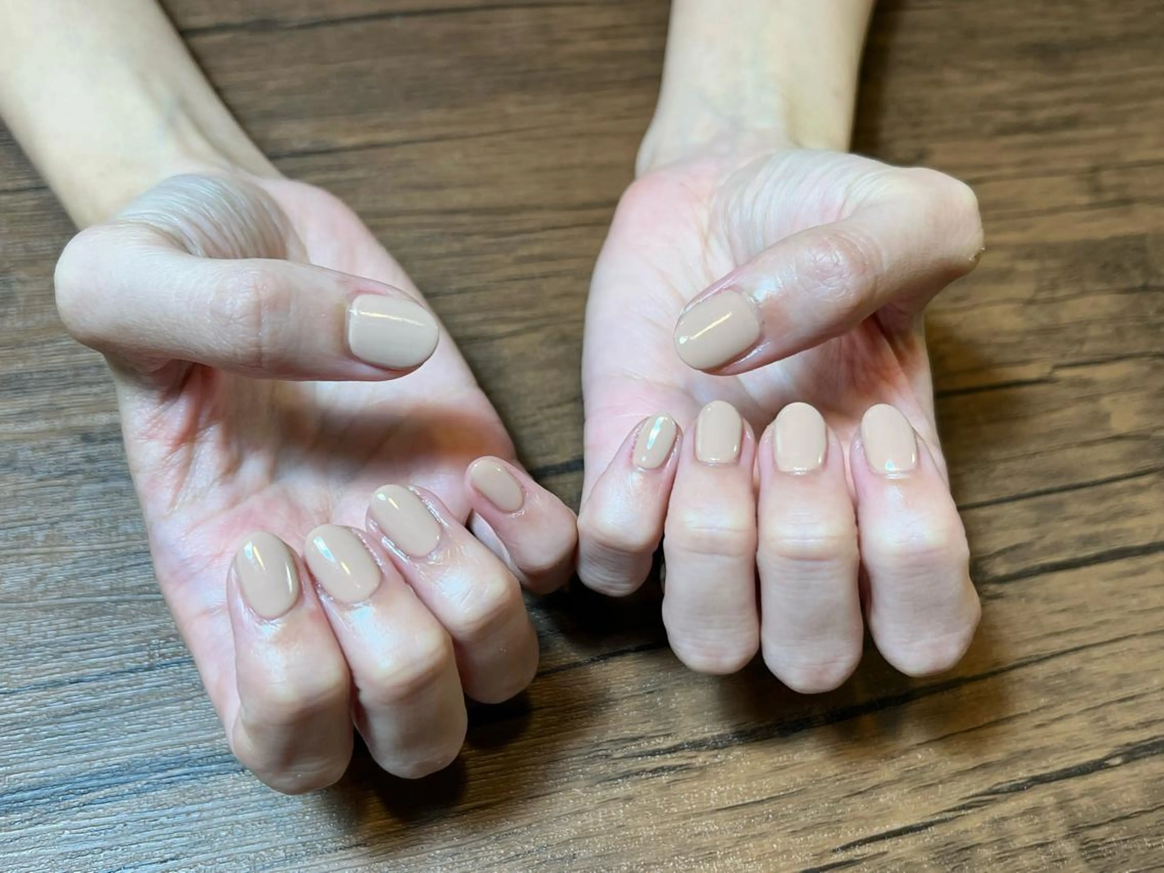 ネイル シンプルネイル ハンドネイル HENRIETTA NAILSALONのネイルデザイン