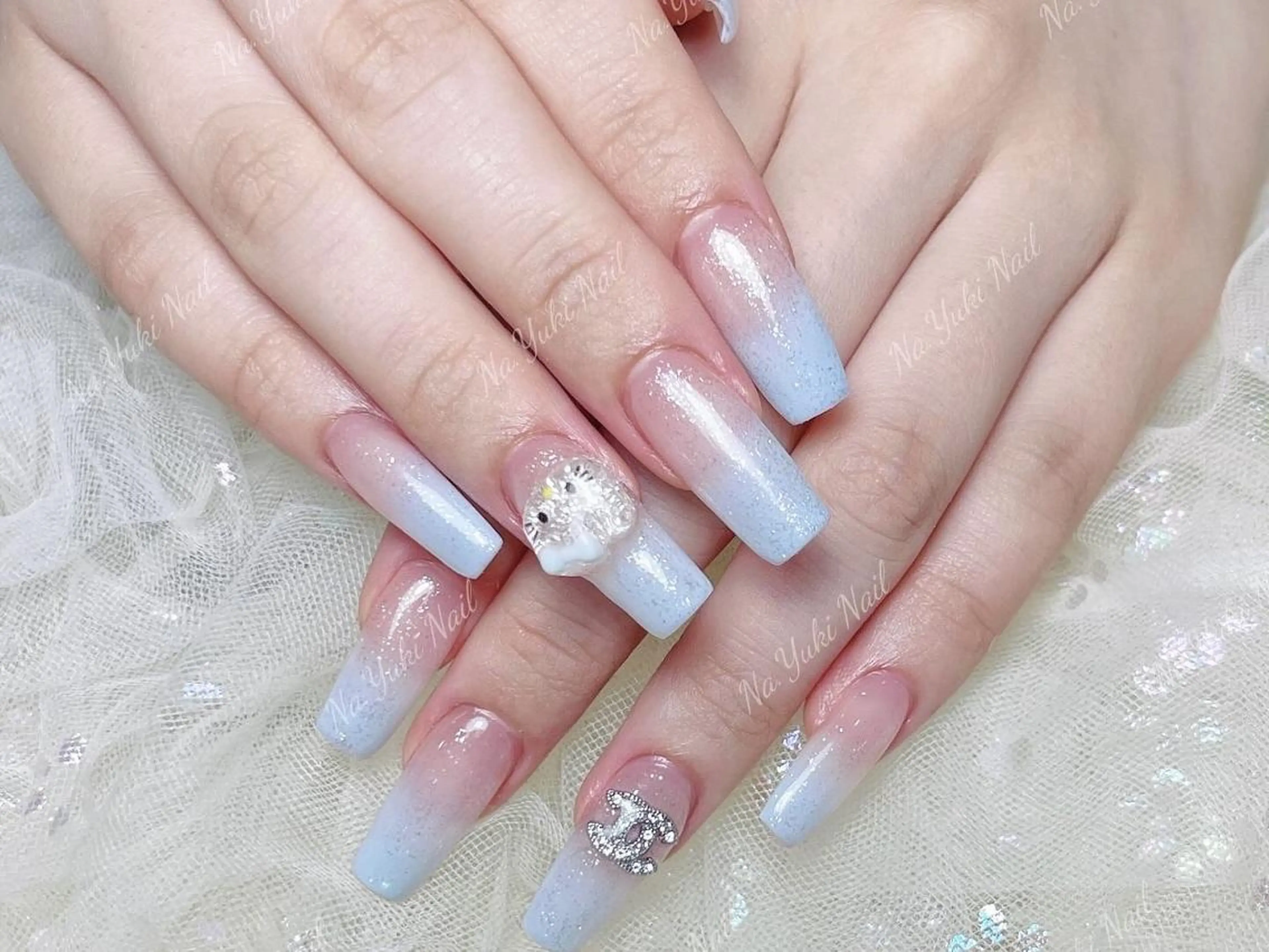 ネイル Queenie 🦋のネイルデザイン