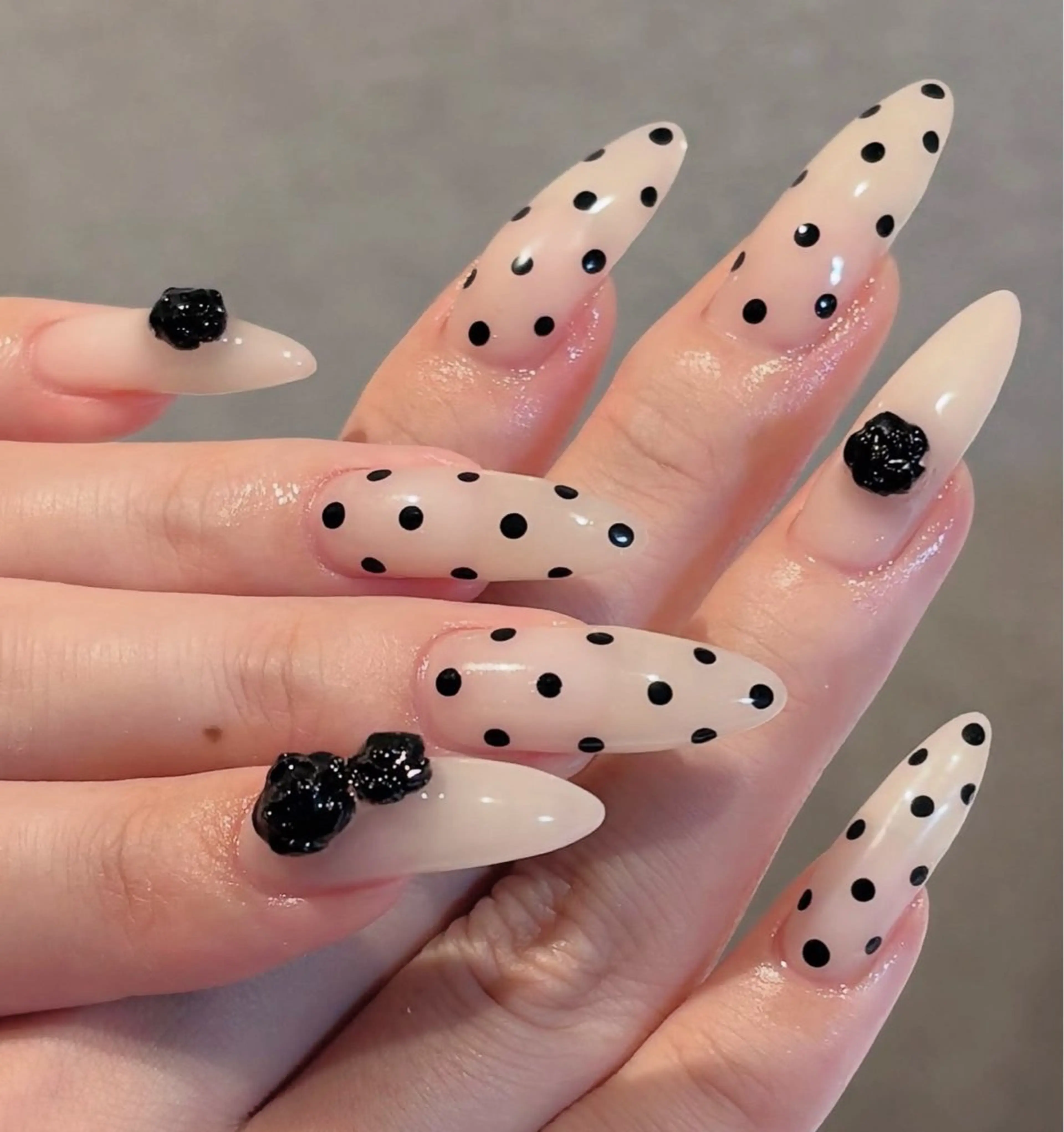 ネイル フレンチネイル ジェルネイル ガラスフレンチ ハロウィン ハート ハンドネイル H.baby Nail Salonのネイルデザイン