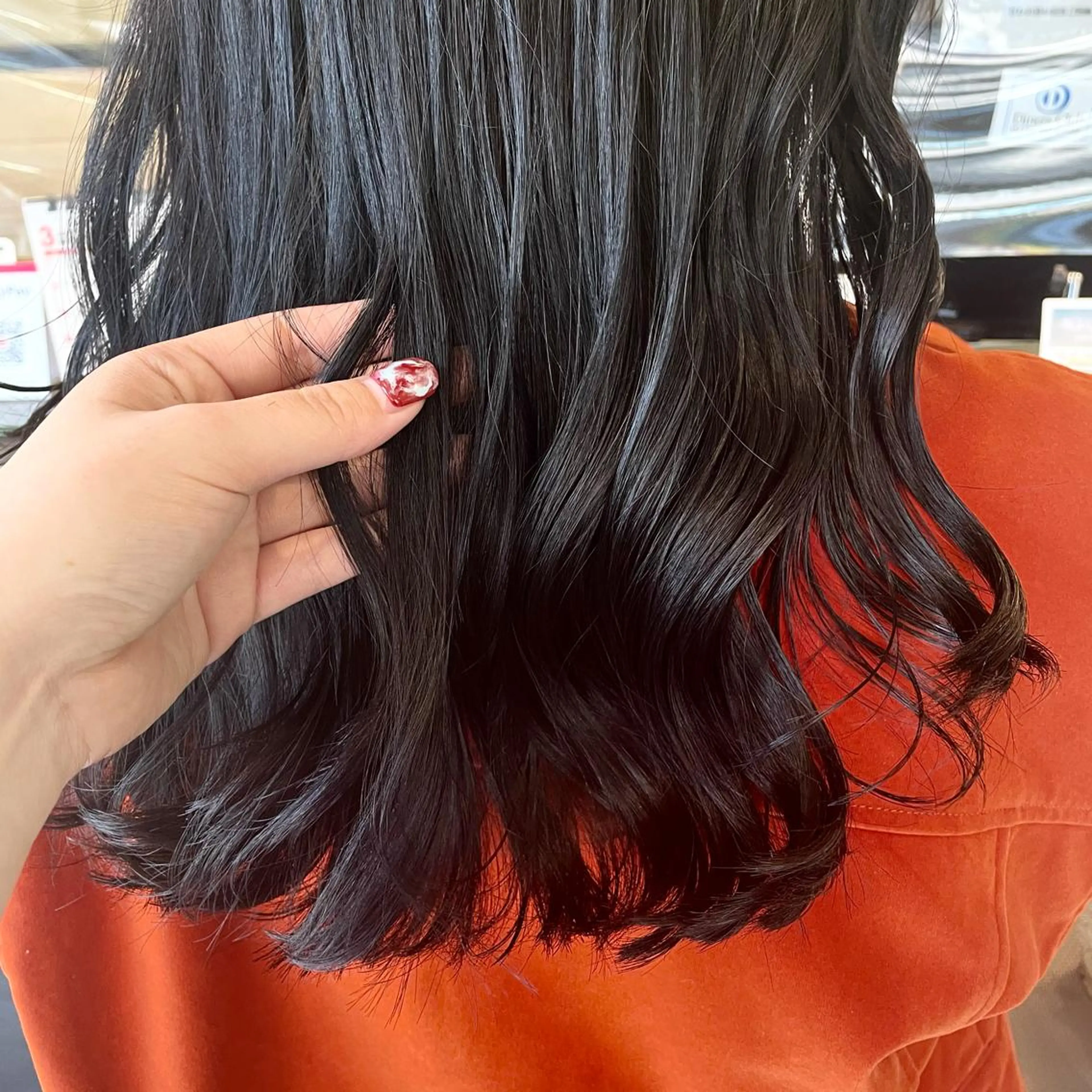 セミロング カラー スナコザワ レナのヘアスタイル