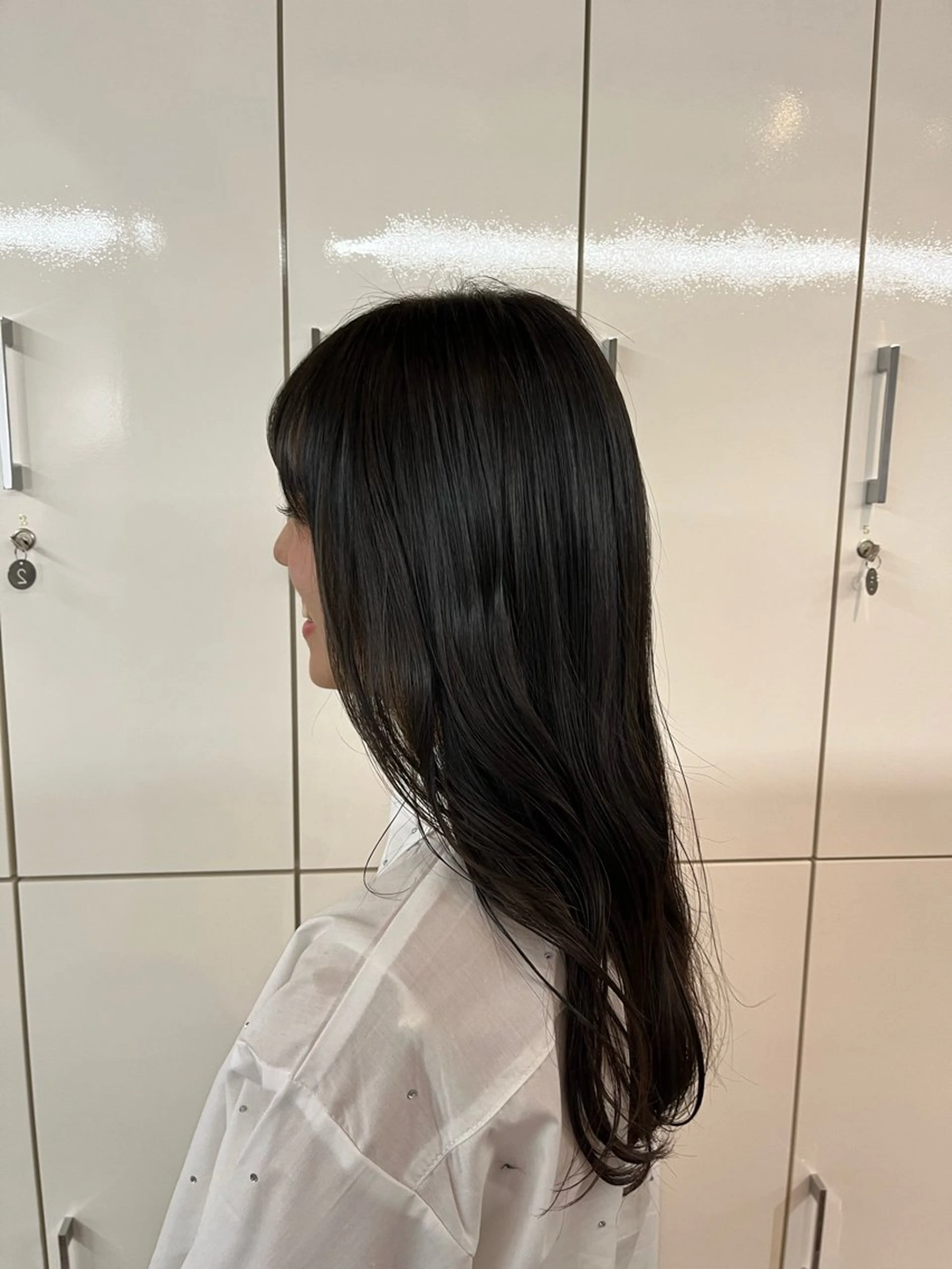 セミロング CYAN by artefice所属・安達 萌花のヘアスタイル