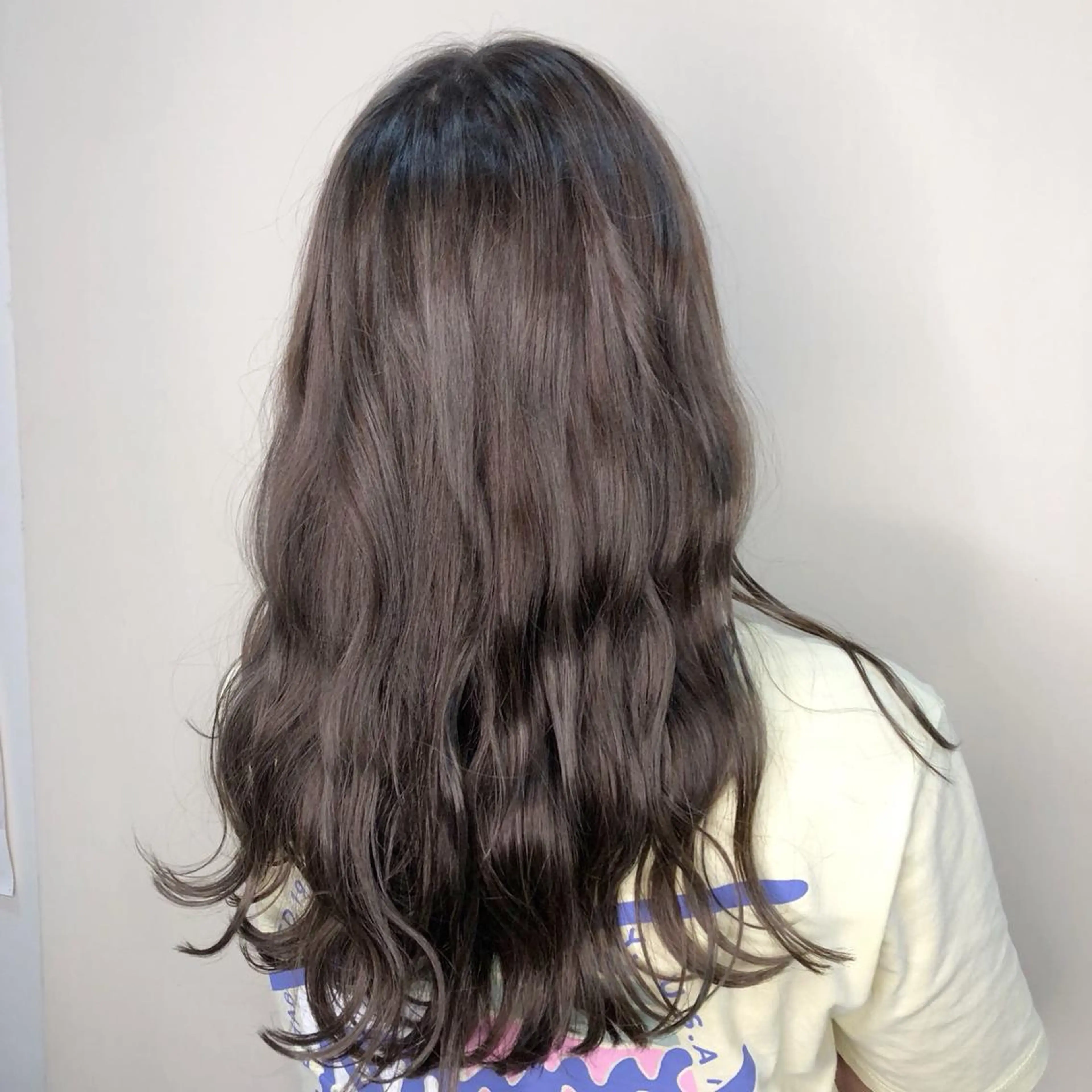 ロング カラー ヘアアレンジ kr2s アメ村のヘアスタイル