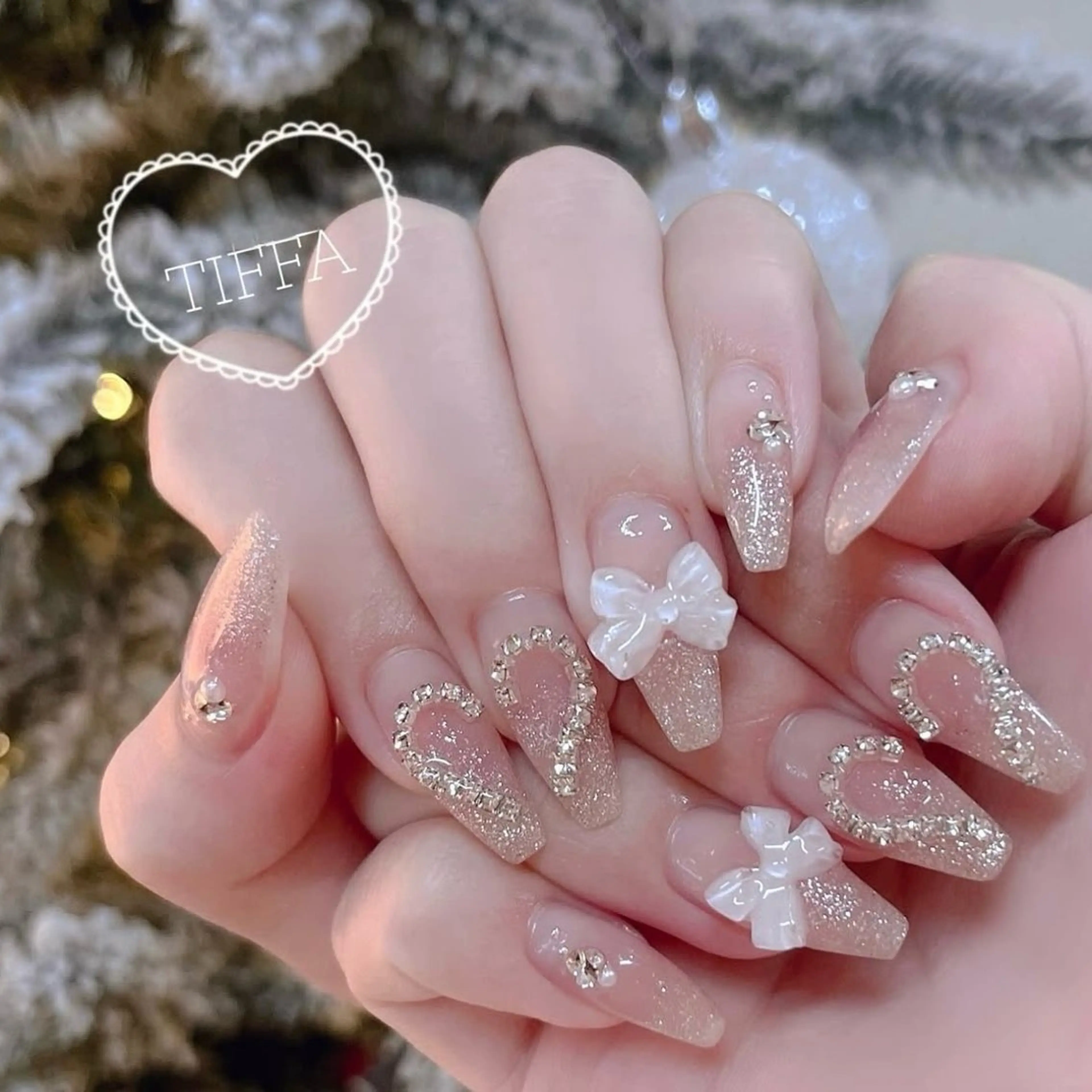 チップ長さだし込み💅持ち込みデザイン10本ゴージャスコース(最高級パーツ、デザインやり放題)の写真
