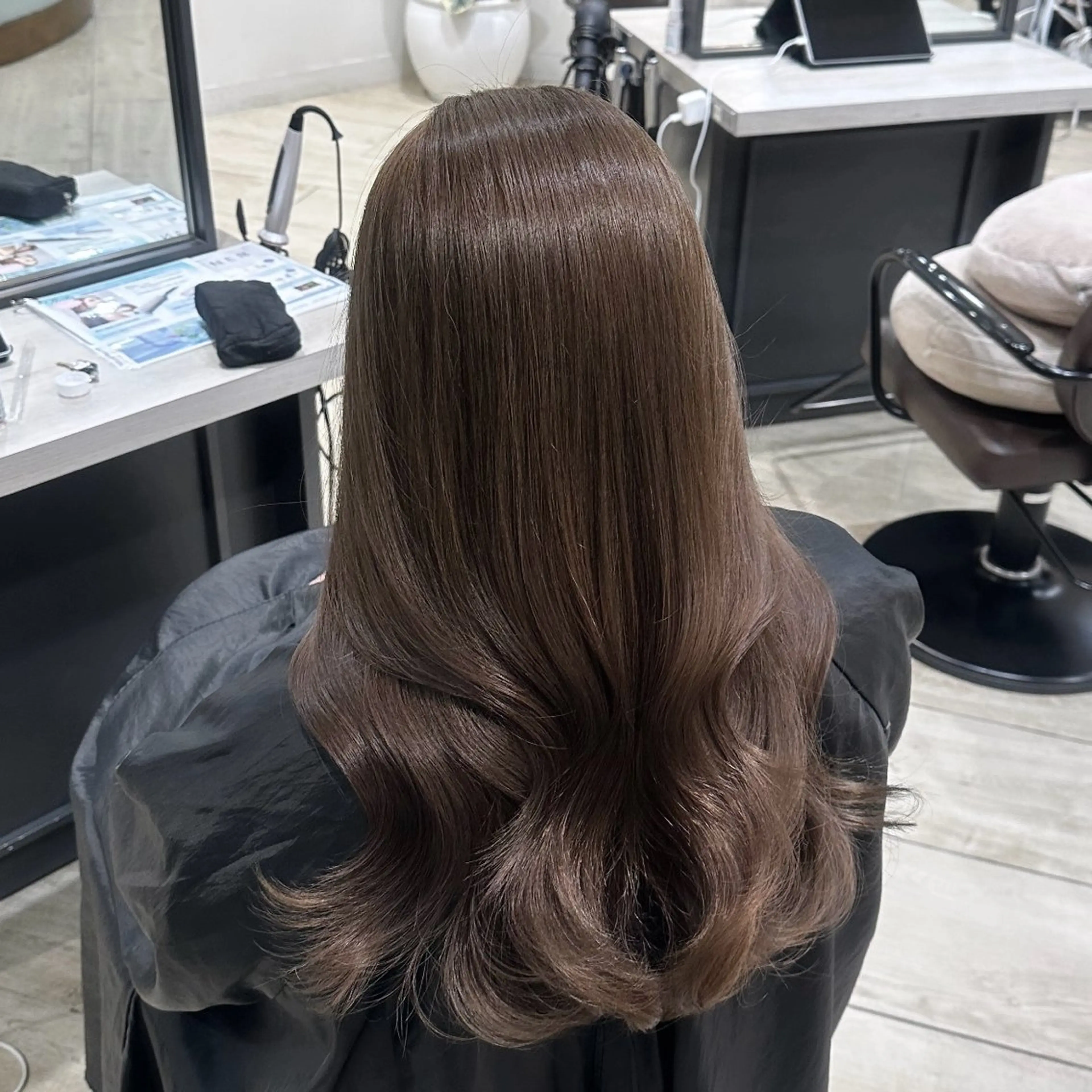 ロング カラー アッシュ アッシュグレー アッシュグレージュ ベージュカラー ブリーチ カット ヘアカラー トリートメント 💎AYAKI / 銀座.レイヤー💎のヘアスタイル