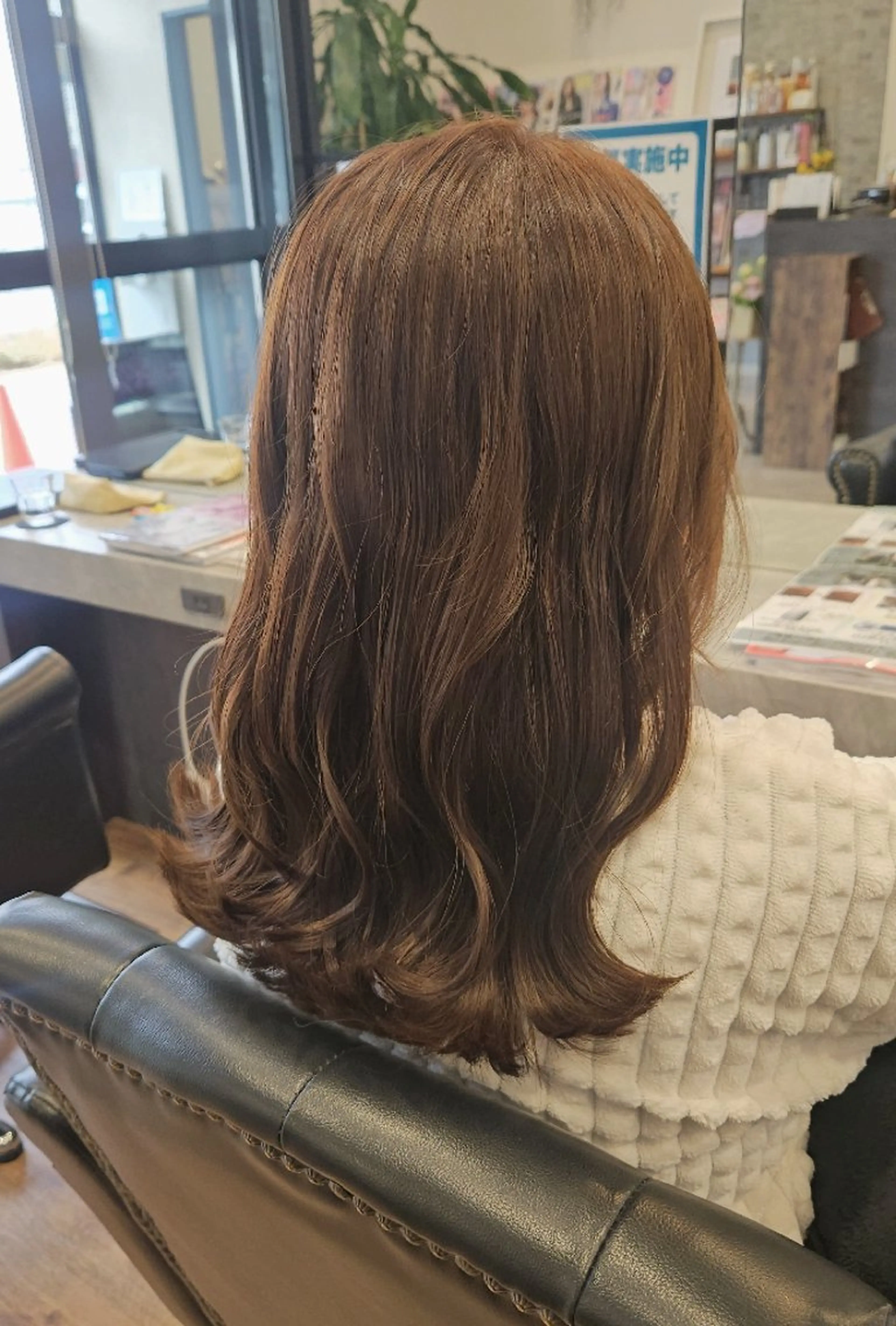 セミロング カラー カット ヘアカラー トリートメント 関口 友菜のヘアスタイル