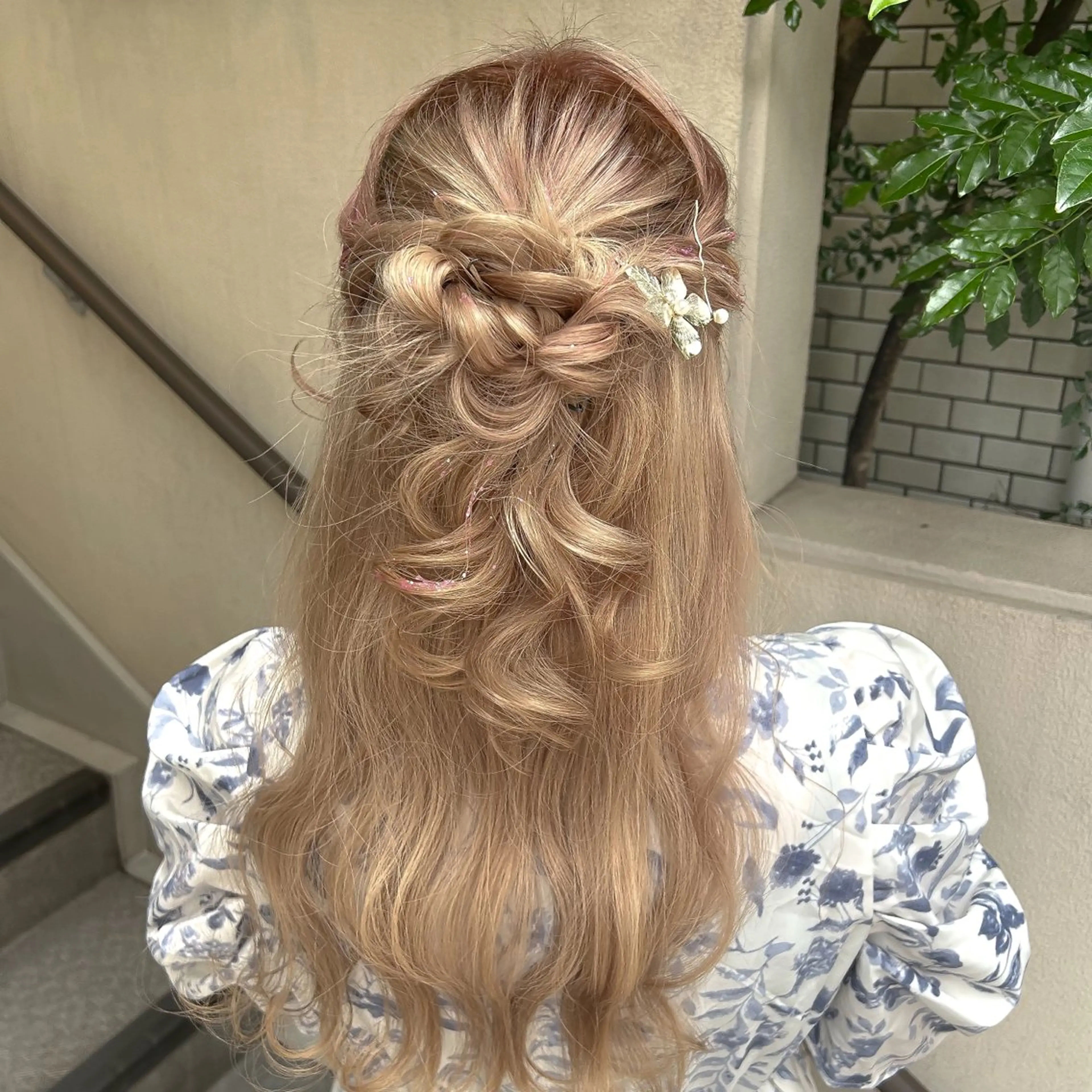ロング ヘアアレンジ ハーフアップ お団子ヘア ヘアセット 飯塚 沙衣のヘアスタイル