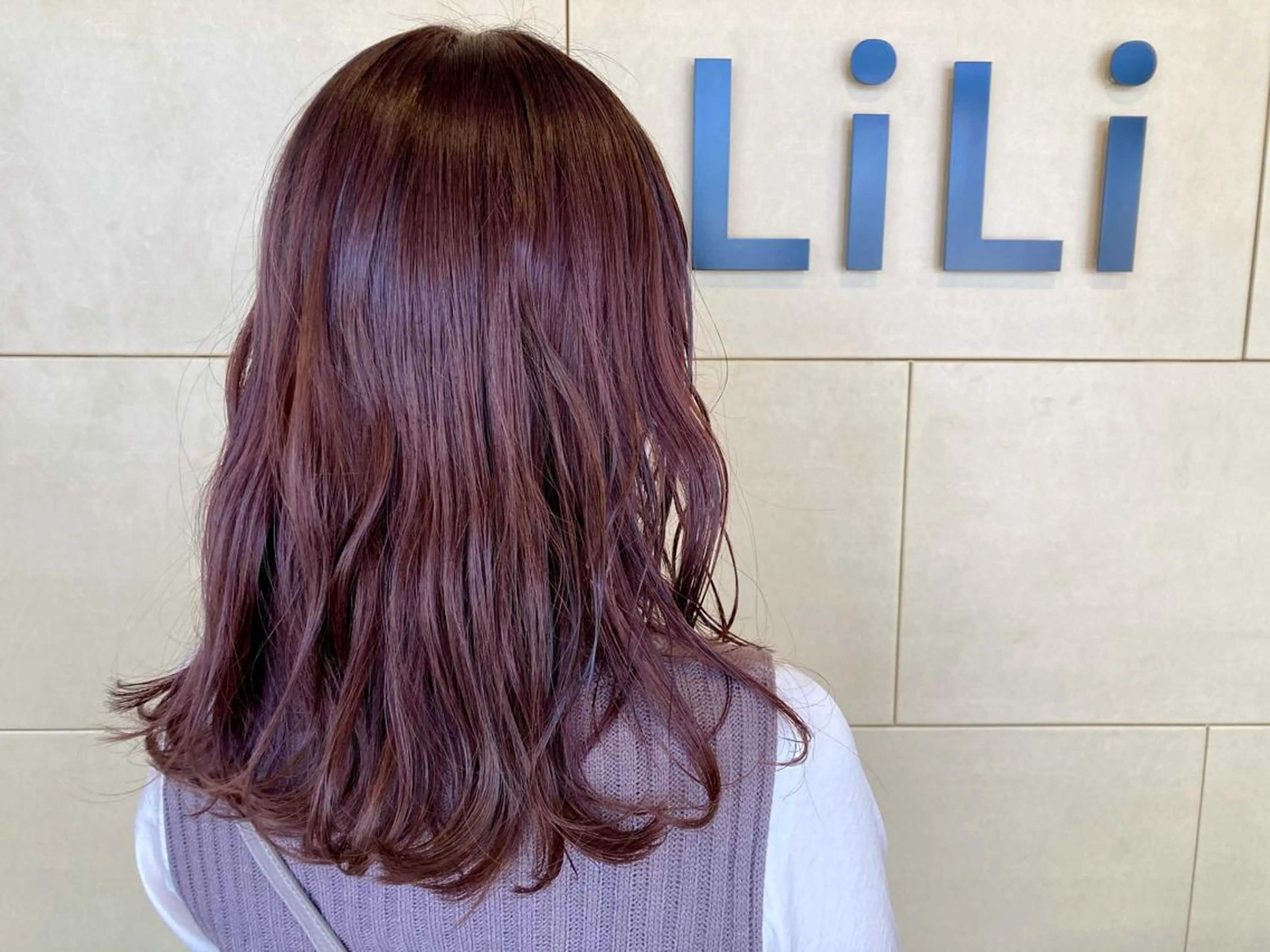 セミロング タカツド ユウキのヘアスタイル