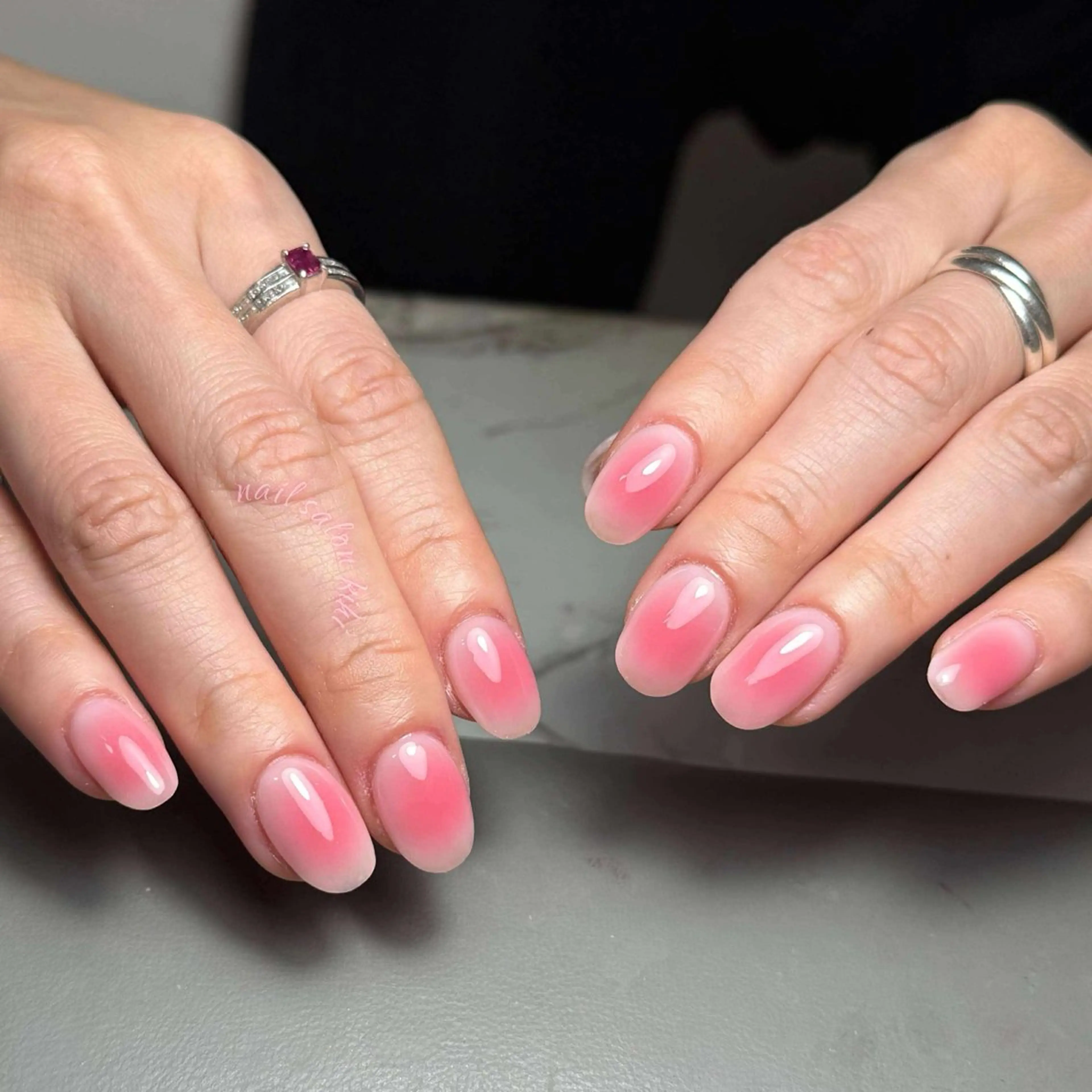 ネイル アートネイル フレンチネイル ジェルネイル グラデーション 韓国ネイル ハンドネイル 鈴木 ユリのネイルデザイン