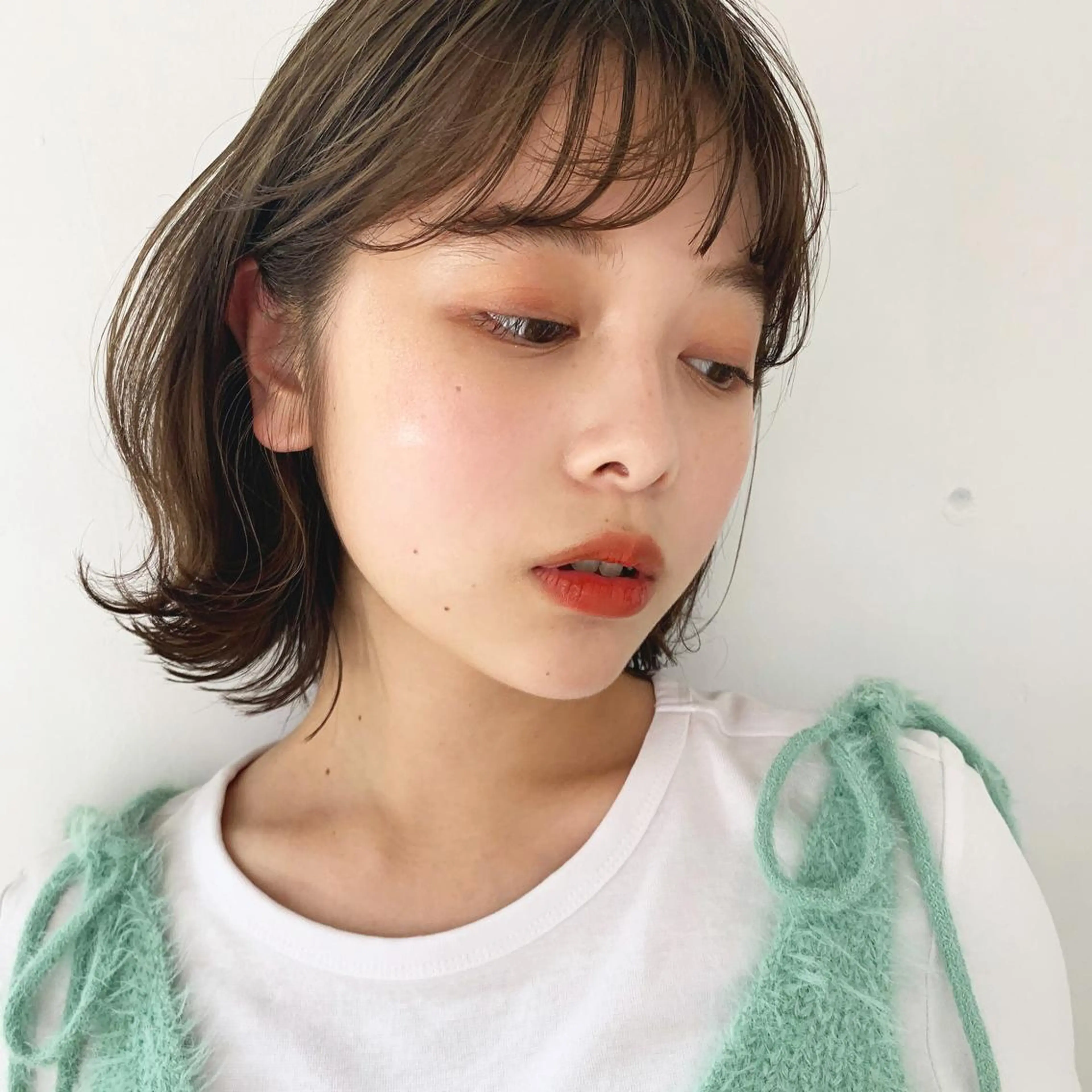 ミディアム カラー ベージュカラー ココアベージュ ボブ ヘアカラー トリートメント chama レイヤーカットのヘアスタイル