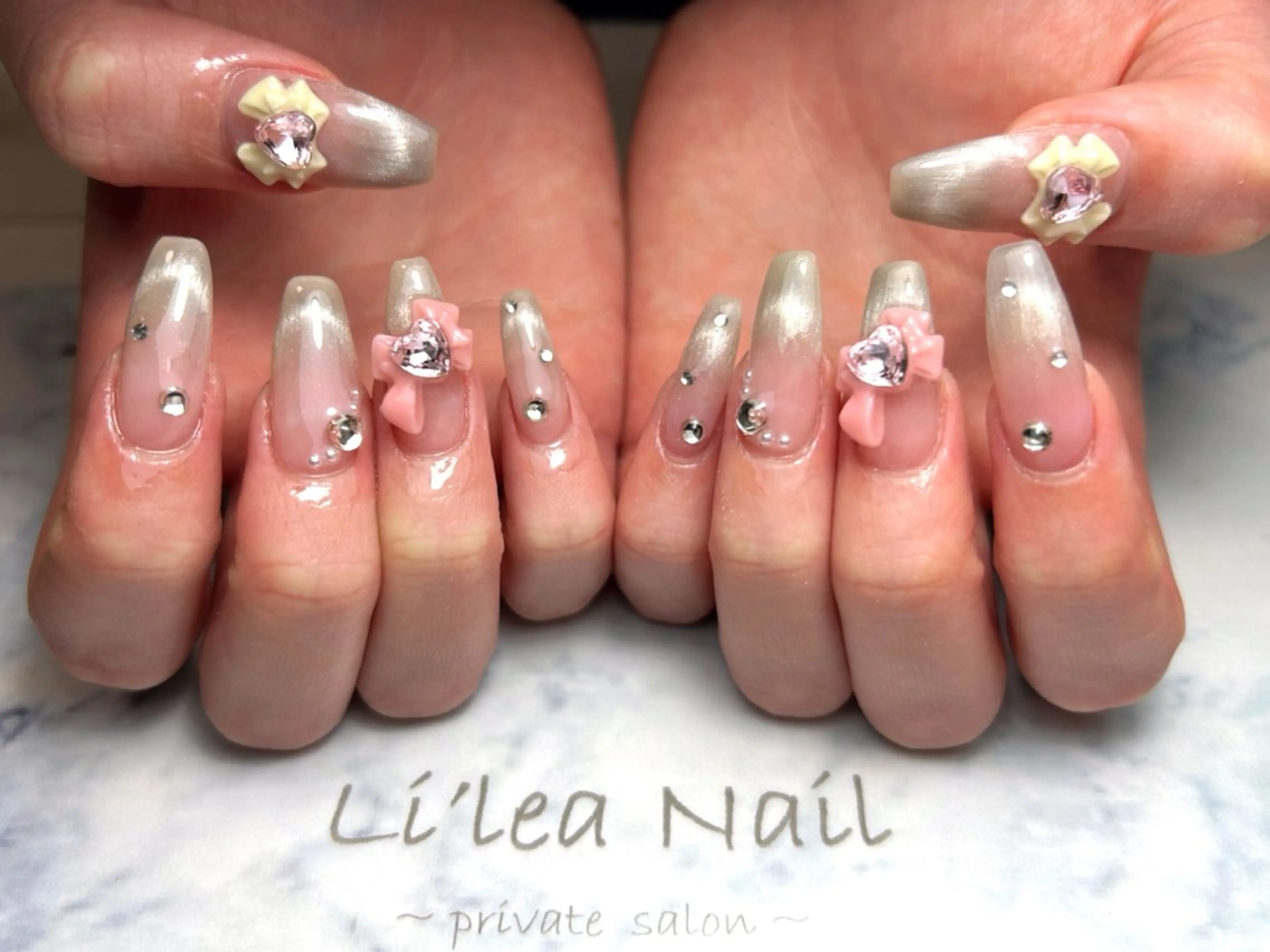 ネイル Li'leaNail AINAのネイルデザイン
