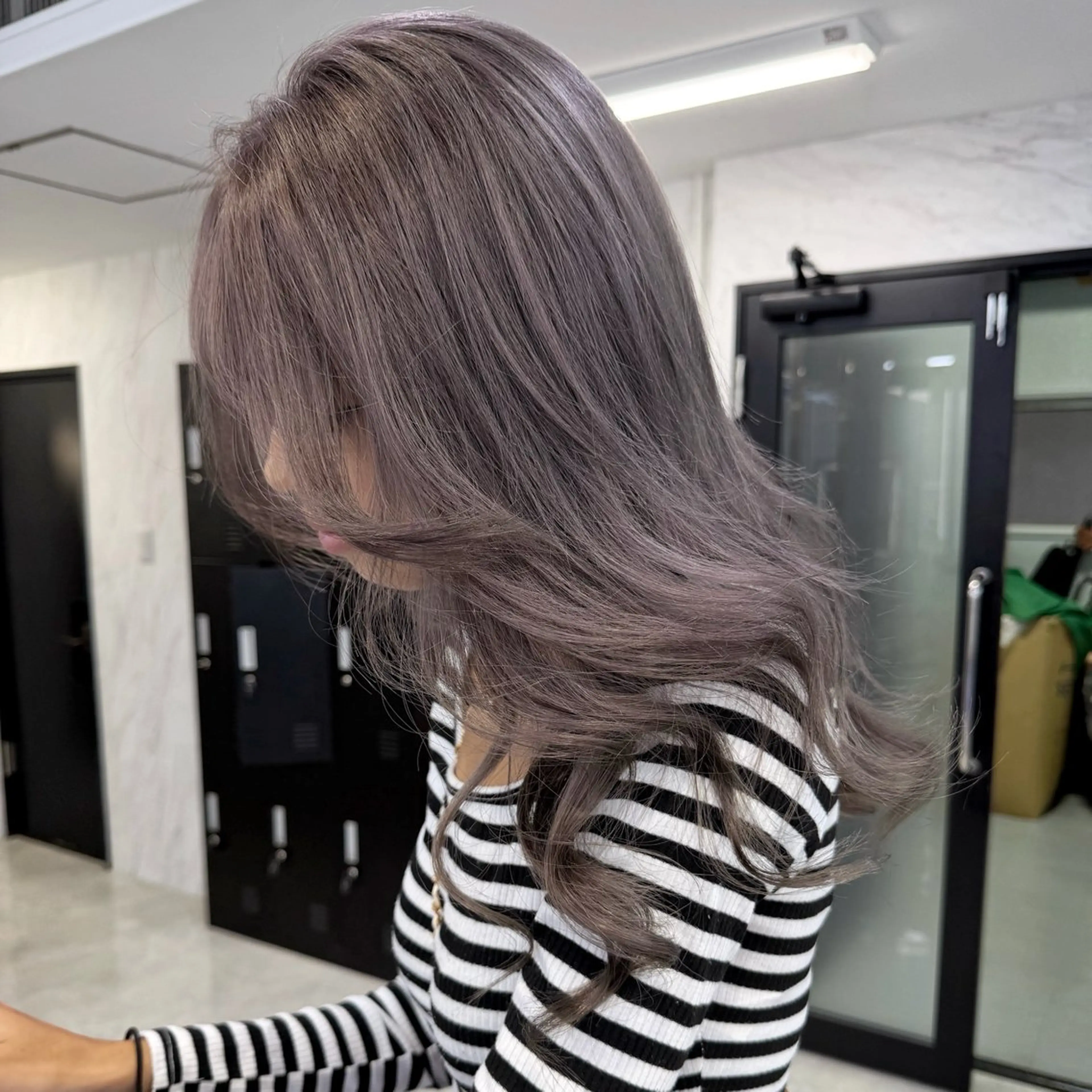 ロング カラー シールエクステ ハイトーンカラー エクステ ヘアカラー シールエクステ特化 ハイトーン、NANAのヘアスタイル