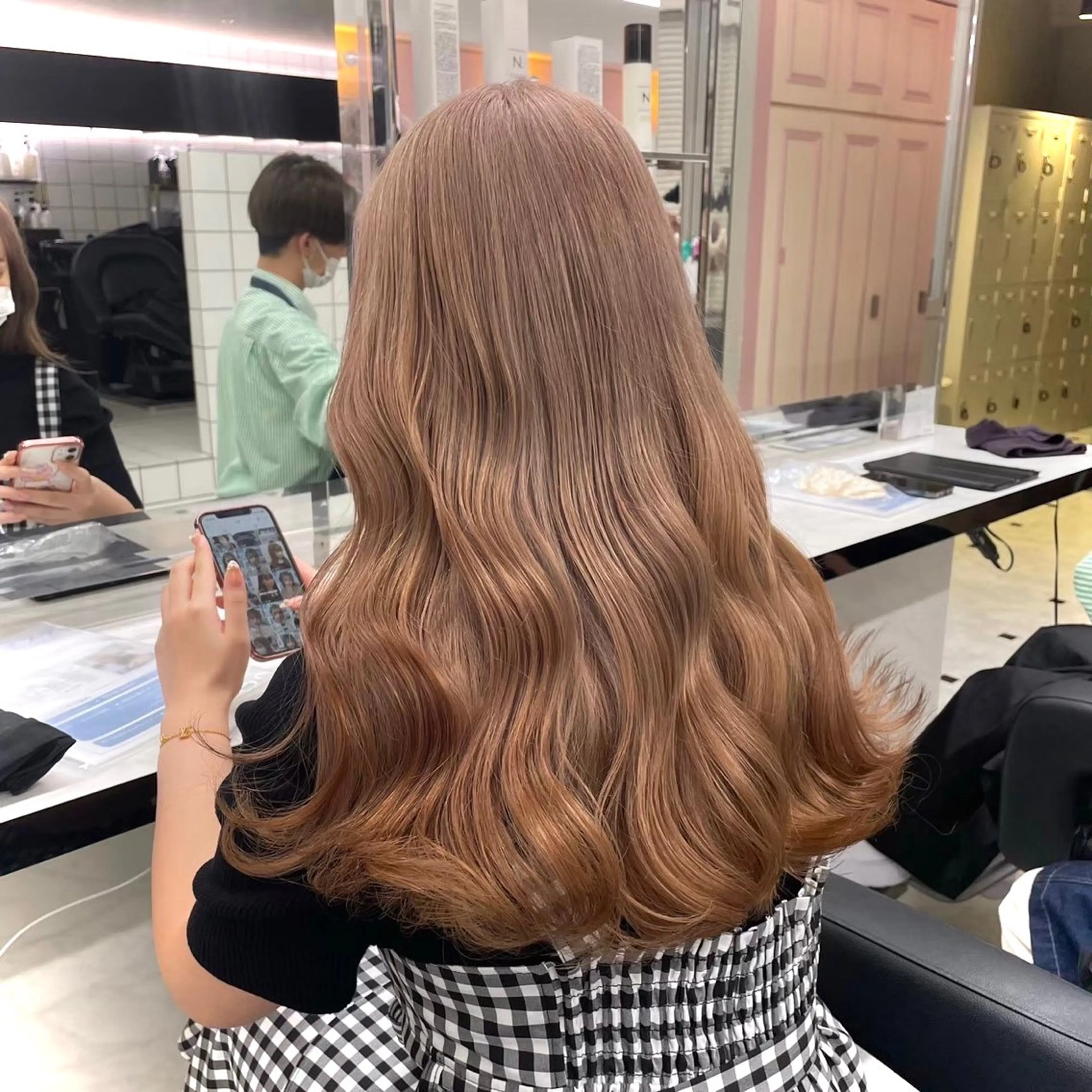 ロング ヘアカラー Miwa🤍ダメージ レスカラー特化🦢のヘアスタイル