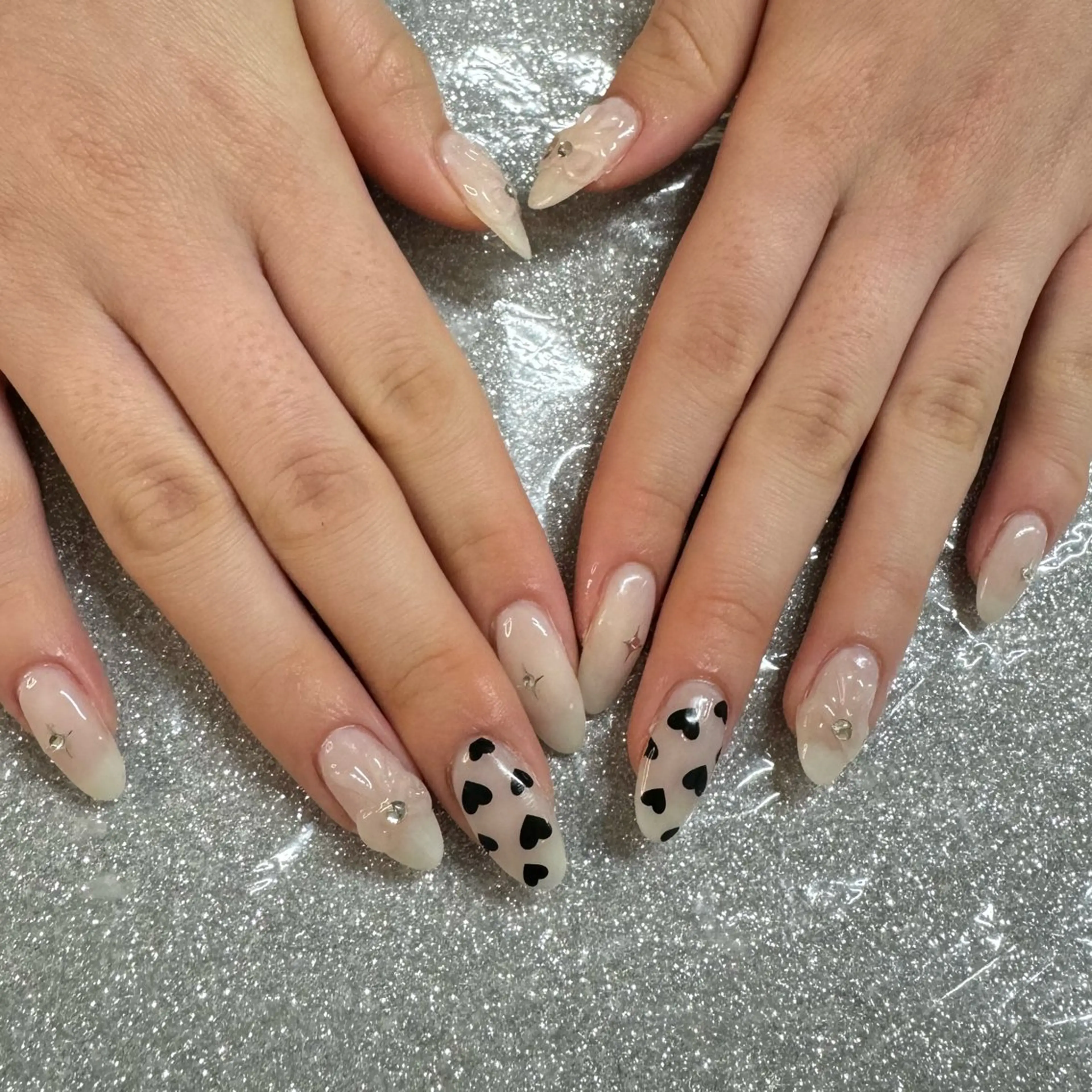 ネイル ハンドネイル VIERU RIRIKA🌻のネイルデザイン